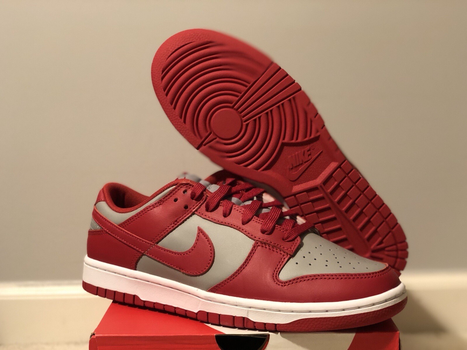 nike dunk low retro red grey