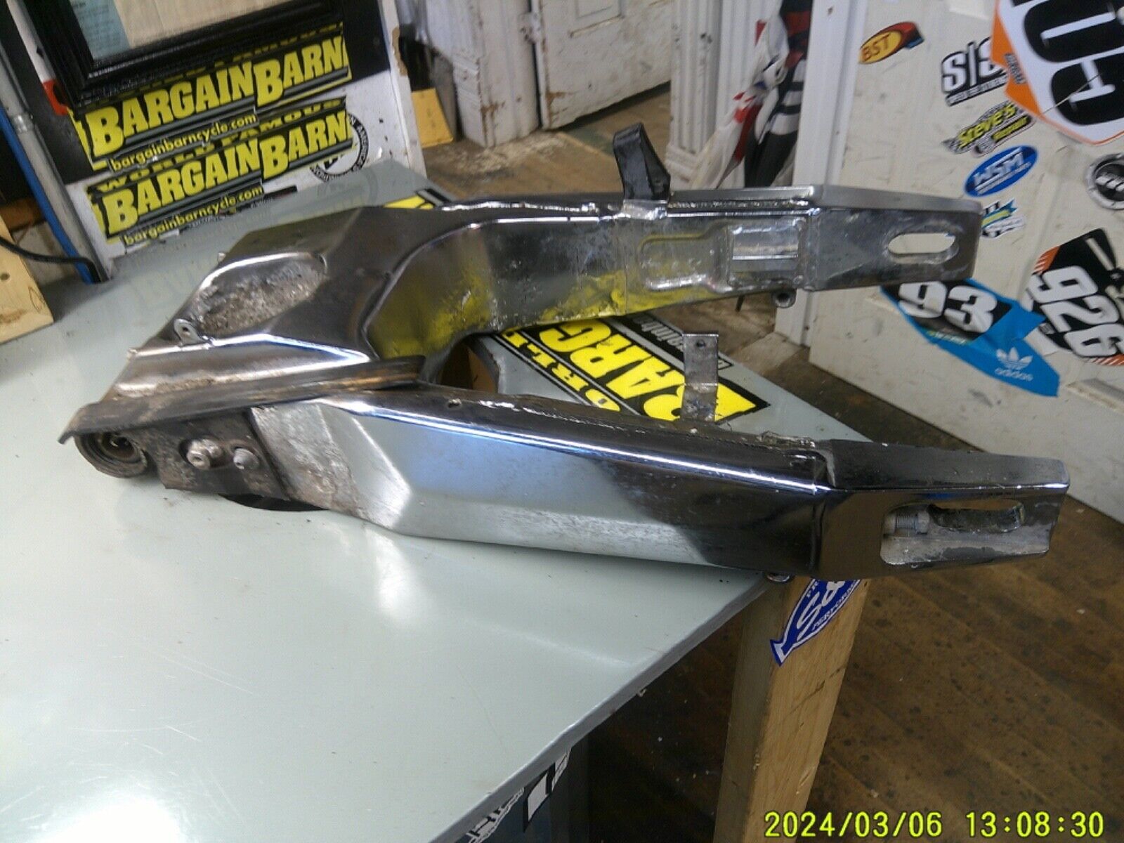 01 Kawasaki ZX7R P Rear Swingarm 33001-1494-EZ 1999-2003 CHROME 01 Kawasaki ZX7R P Rear Swingarm 33001-1494-EZ 1999-2003 CHROME