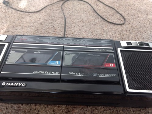 Vintage Portable AM/FM/Dual Cassette Recorder Player Sanyo MW150 Boombox