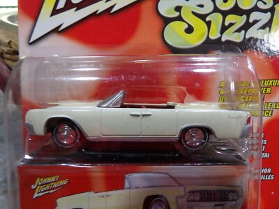 1962 LINCOLN CONTINENTAL     2005 JOHNNY LIGHTNING 60s SIZZLE  1:64