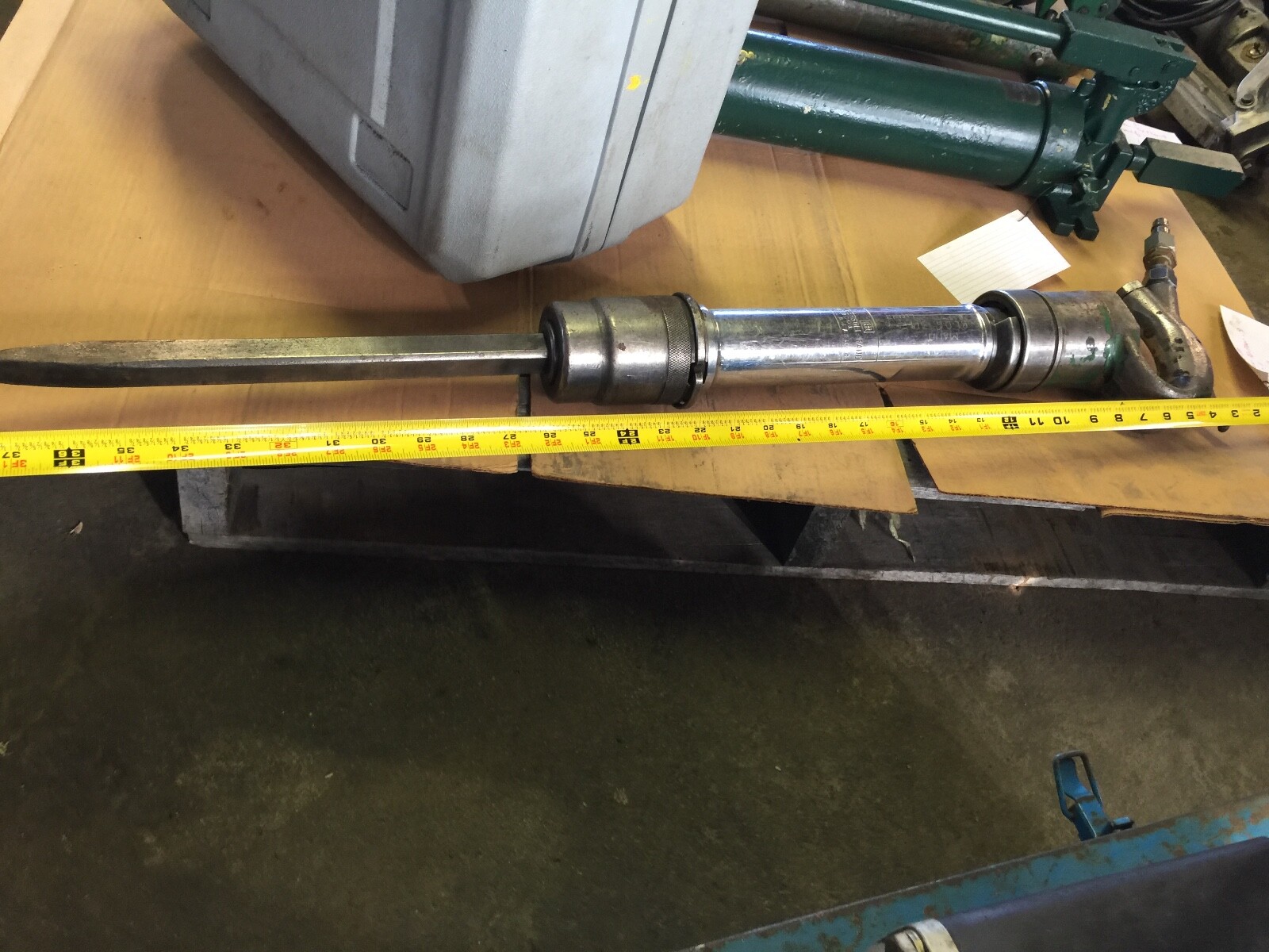Ingersoll Rand Air Rivet Buster and Bit Size 9001