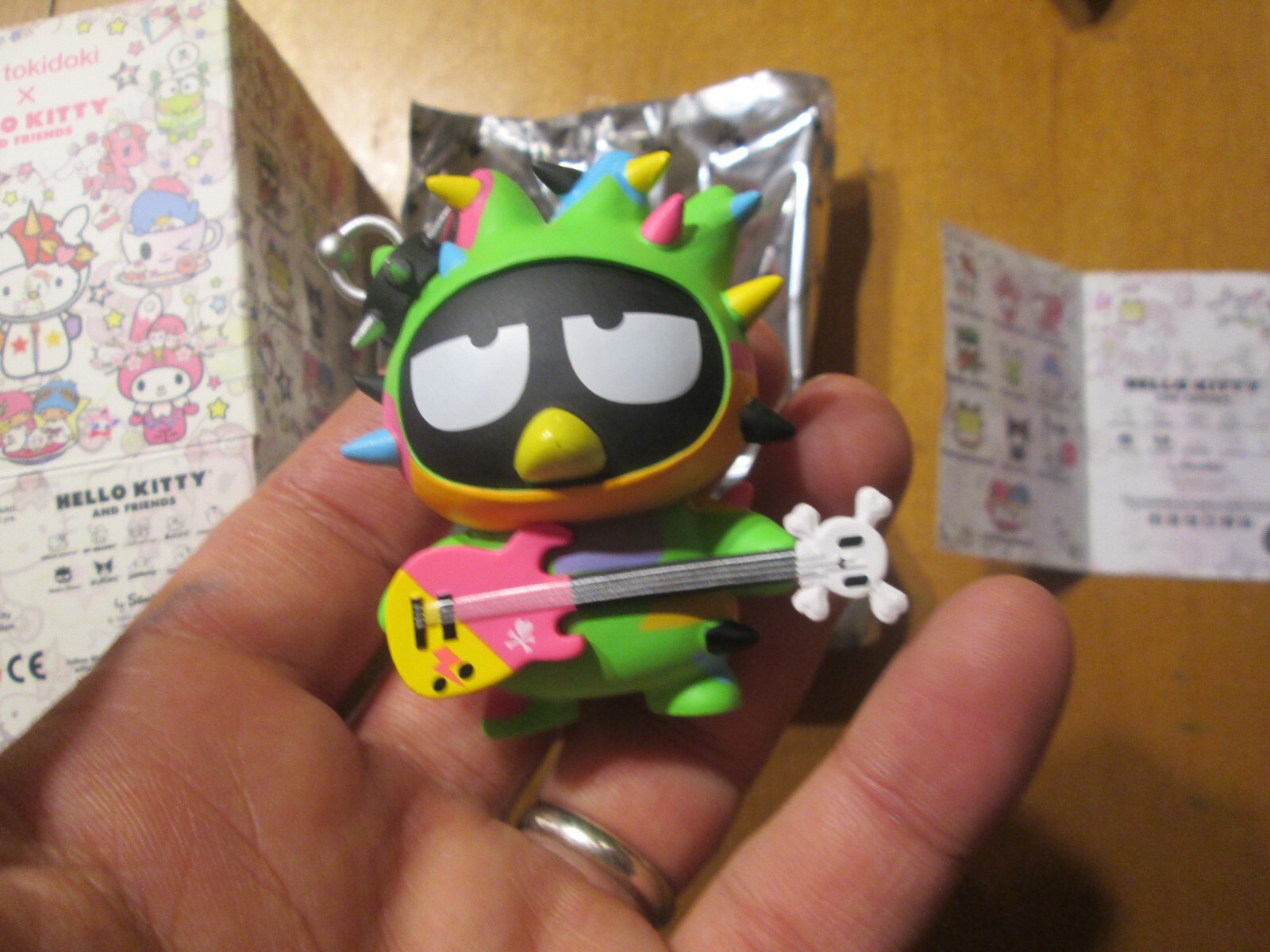 tokidoki for HelloKitty ユニコルノ ハンカチ フィギュア s-l400.jpg