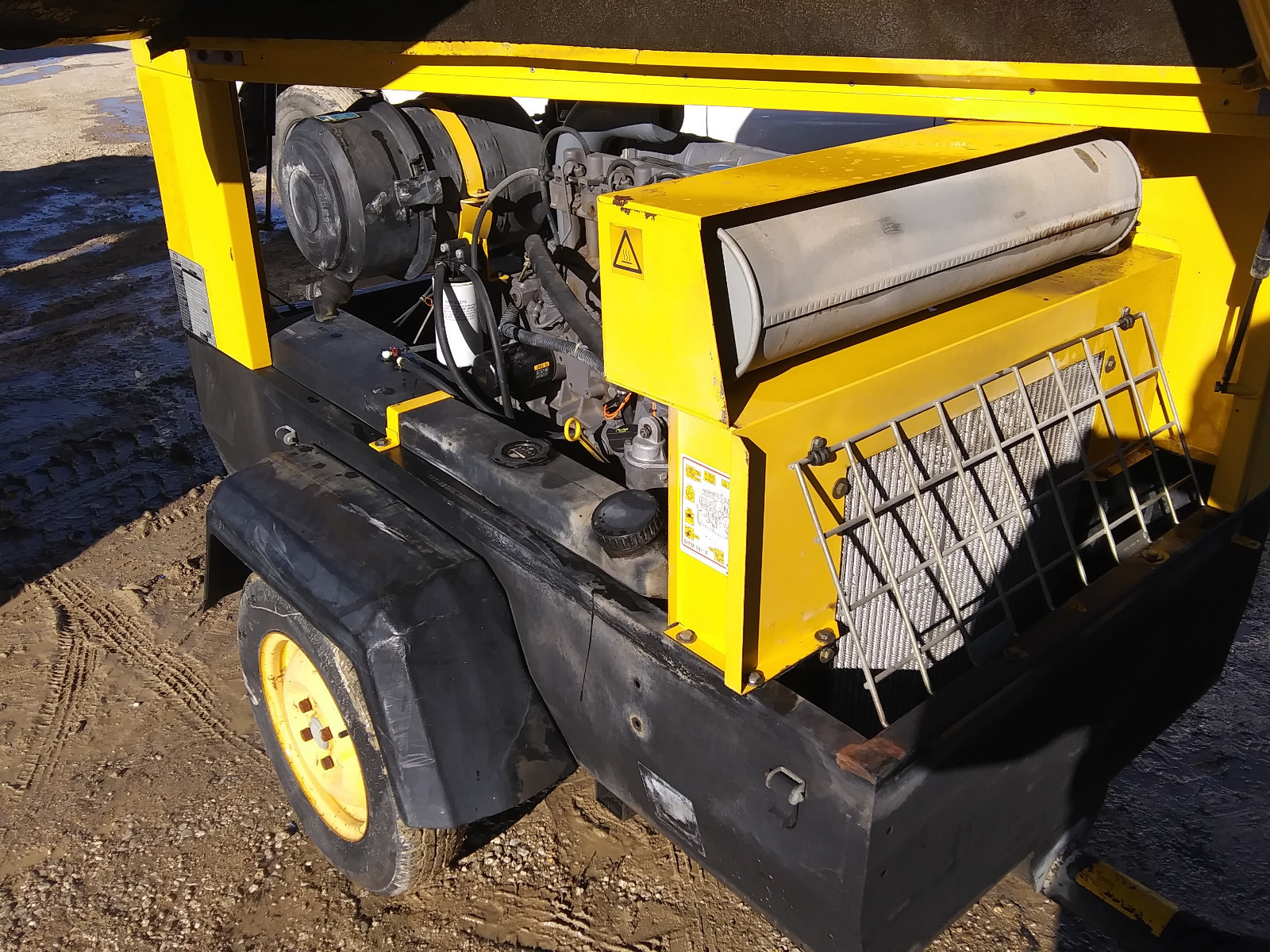 2010 ATLAS COPCO XAS 400 66 130 CFM COMPRESSOR LOW HOUR Twin Screw Injected