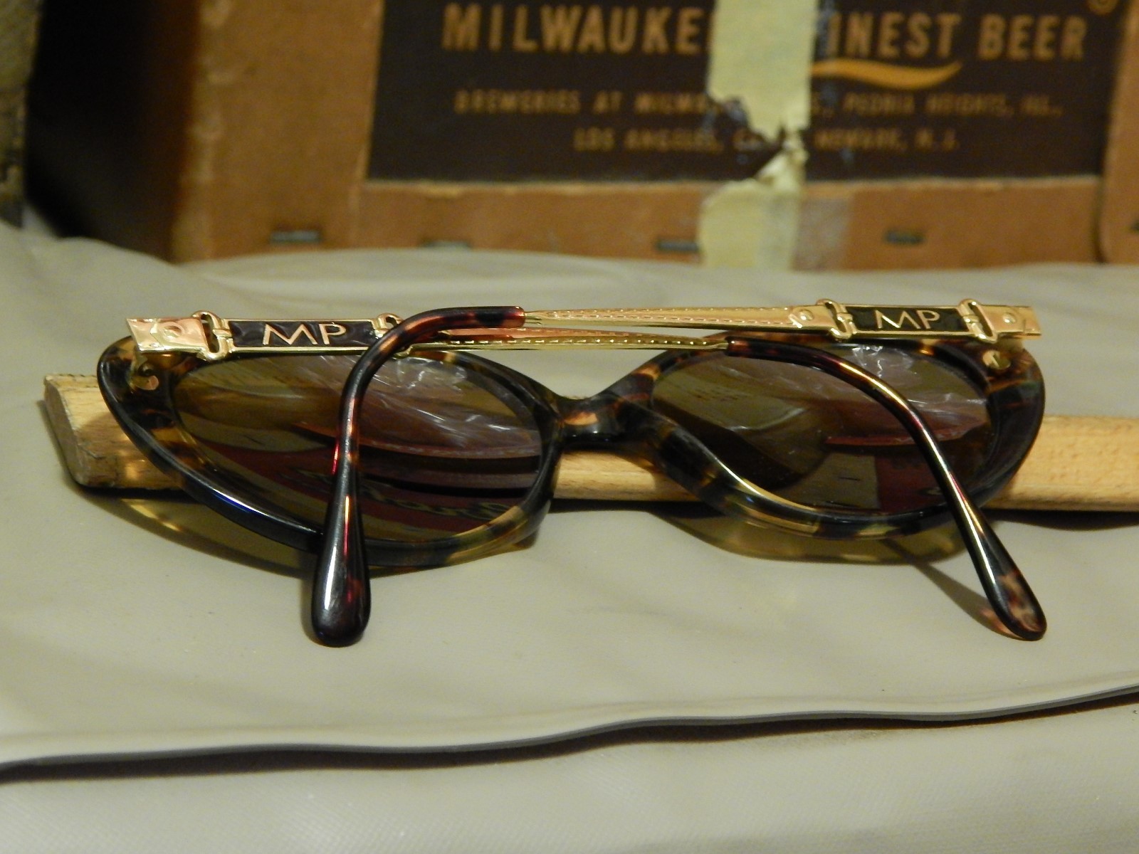 Melrose Place '90s FOX (Spelling TV Inc.) Green Tortoise [54-18-145] SUNGLASSES