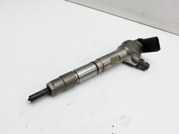 Audi A4 8W 19-24 TDI 2,0 Injektor Einspritzdüse Pumpe-Düse Zyl.2 Audi A4 8W 19-24 27.01.2020 05L130277J 0445110876... Bild 4