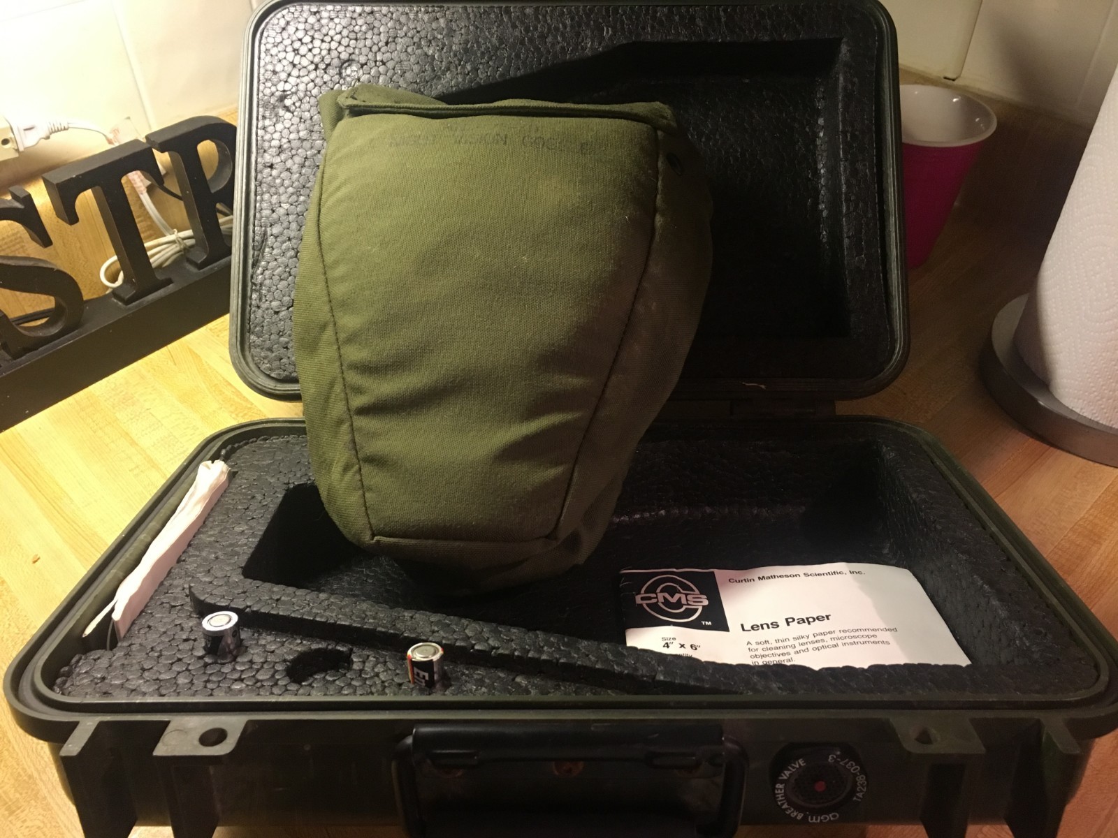 Excellent Mil-SPEC -  AN/PVS-7B Night Vision goggles with hard case