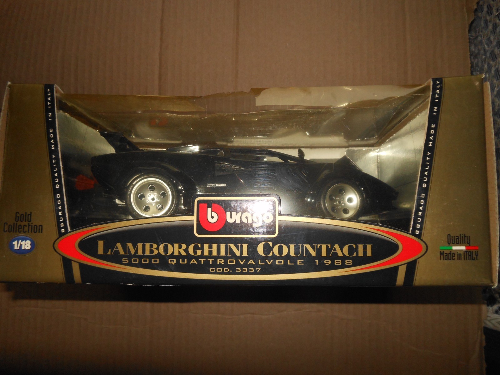 ミニカー Burago Lamborghini Countach 1/18 Amazon.com: Bburago B18-21102 Countach LPI 800-4-1:24 Scale