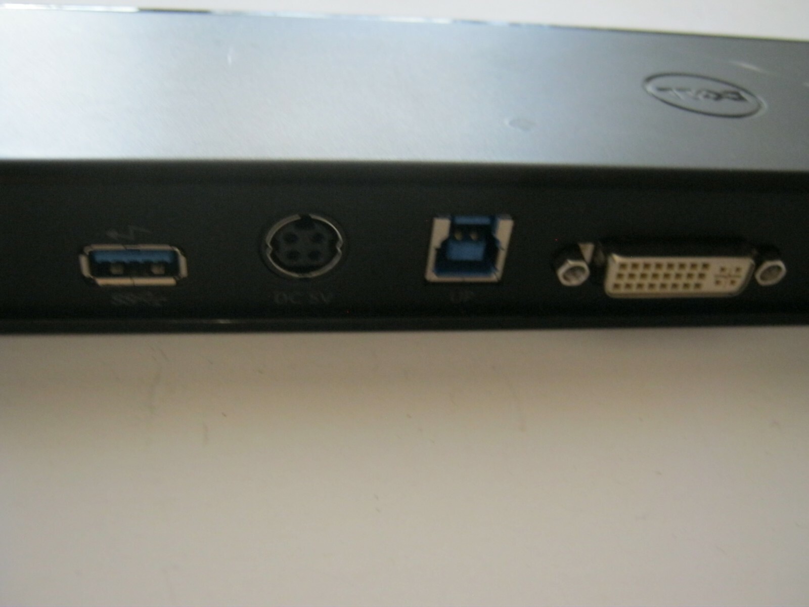 Dell Model D3000 Plug and Display link docking station