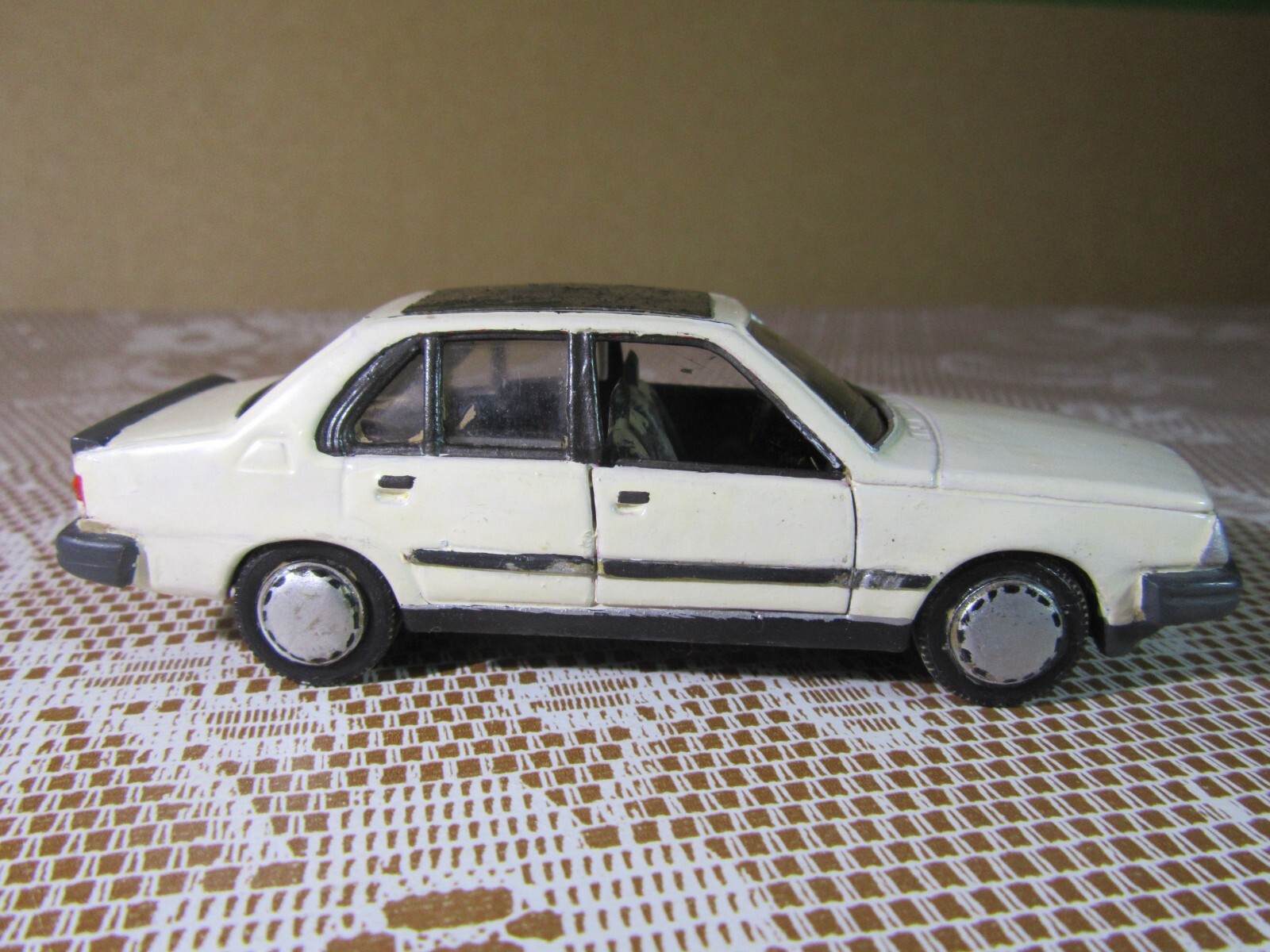 ミニカー Dalia Solido NO.8 SEAT 1500 NO.9 RENAULT ミニカー Dalia Solido NO.8 SEAT 1500 NO.9 RENAULT Dalia