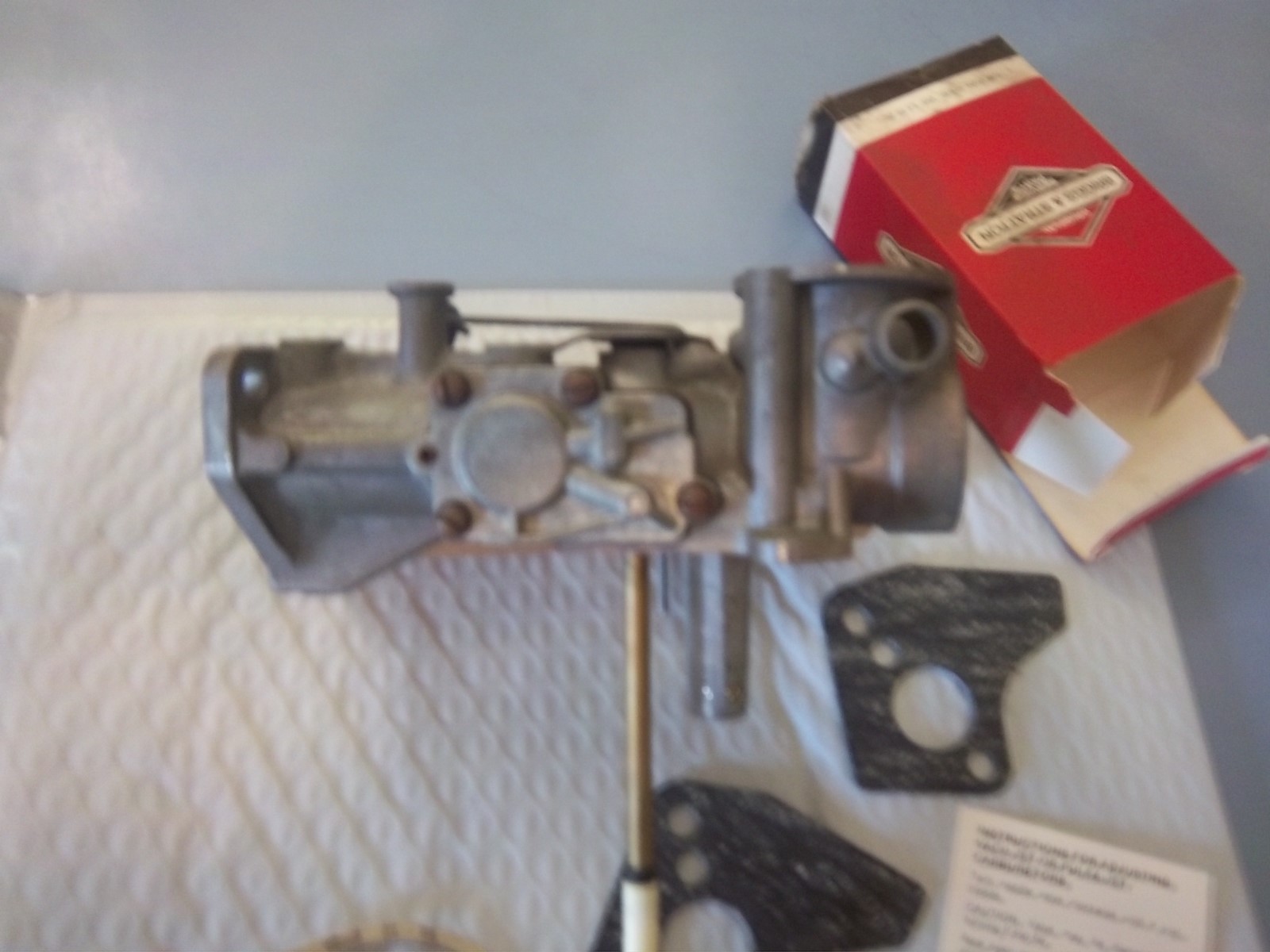 Briggs & Stratton 490533 Carburetor 498298 692784 495951 495426 Genuine OEM NEW