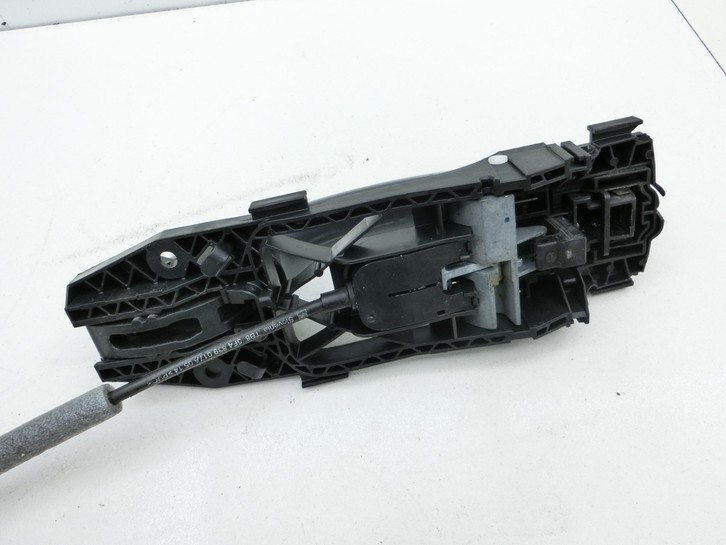 Seat Leon III 5F 12-16 5T Türgriff Griff aussen Links Hinten LX7R Seat Leon III 5F 12-16 12.06.2014 5G0837205N gebraucht Vorschau 3