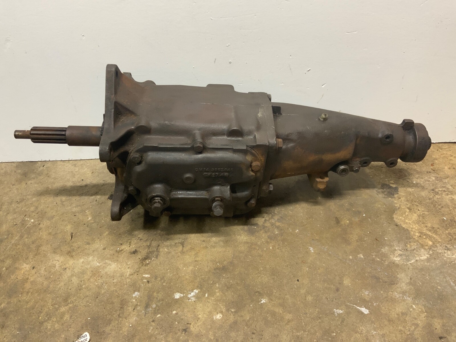 GM 3 SPEED SAGINAW MANUAL TRANSMISSION 352259/3952845 10/27