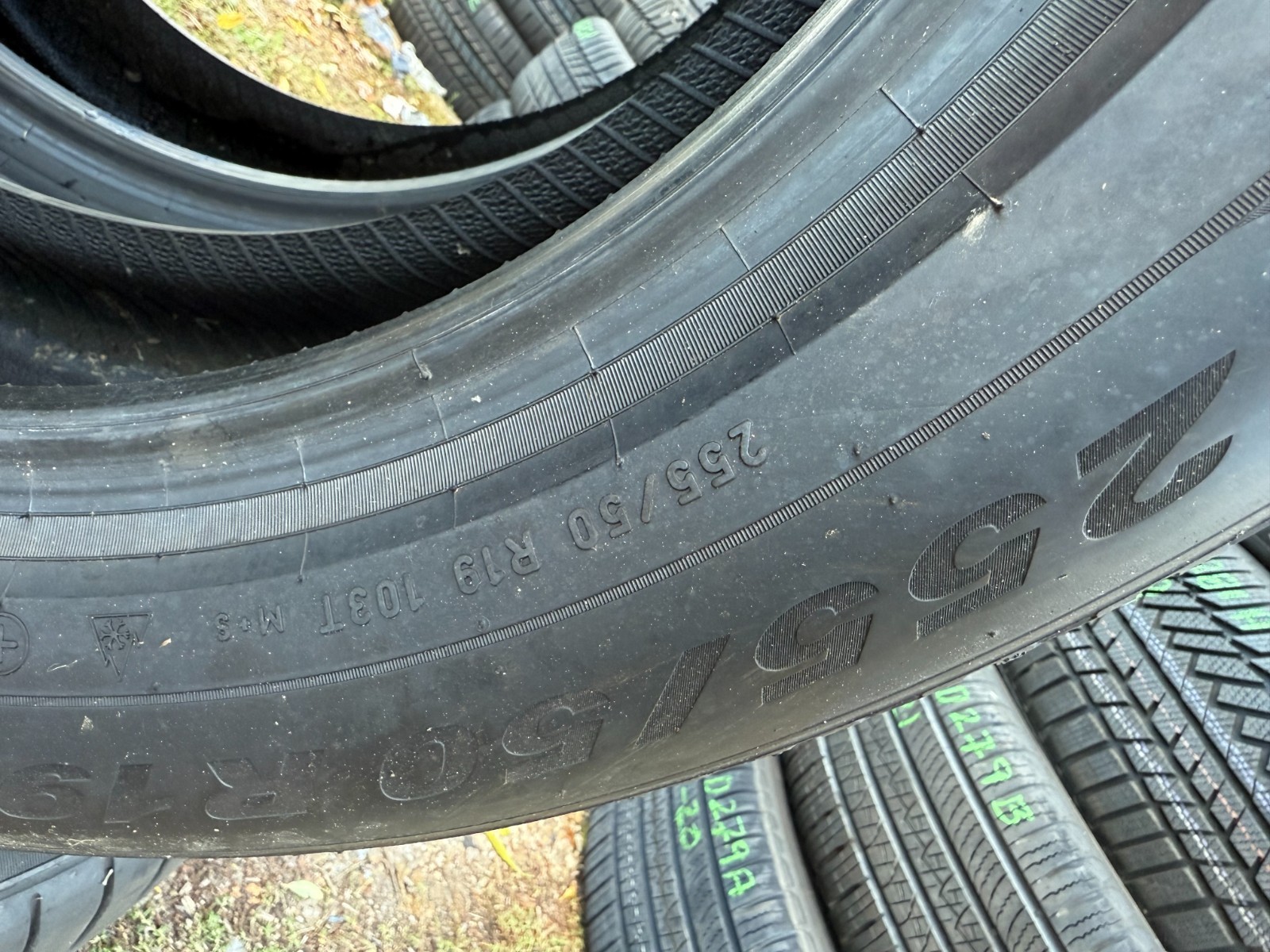 New 255 50 19 Pirelli, Winter, AO, EV, M+S, 103T, x1 Tyre (F1_tyres) YD283