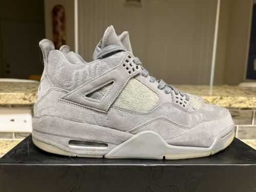 Size 10 - Jordan 4 Retro x KAWS Cool Grey 2017 685068920424 Size 10 - Jordan 4 Retro x KAWS Cool Grey 2017 685068920424