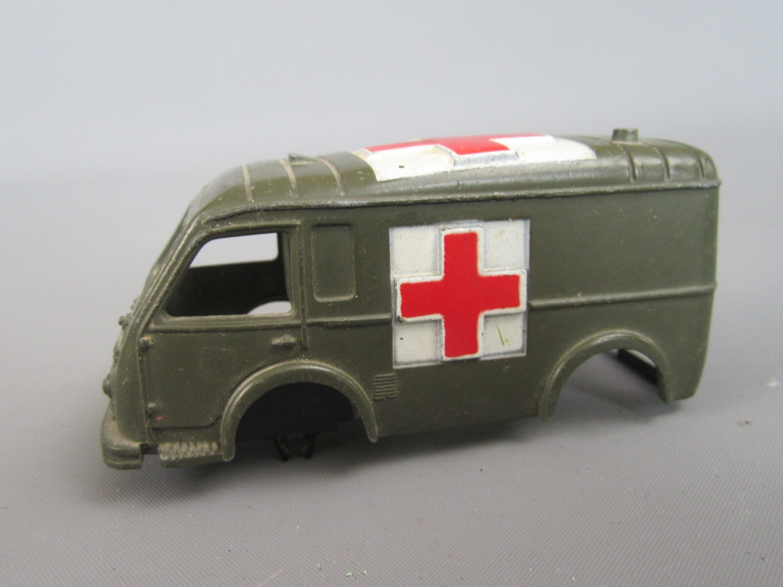 B431 Vintage 1972 Dinky 807 Renault Ambulance Carrier Body 1