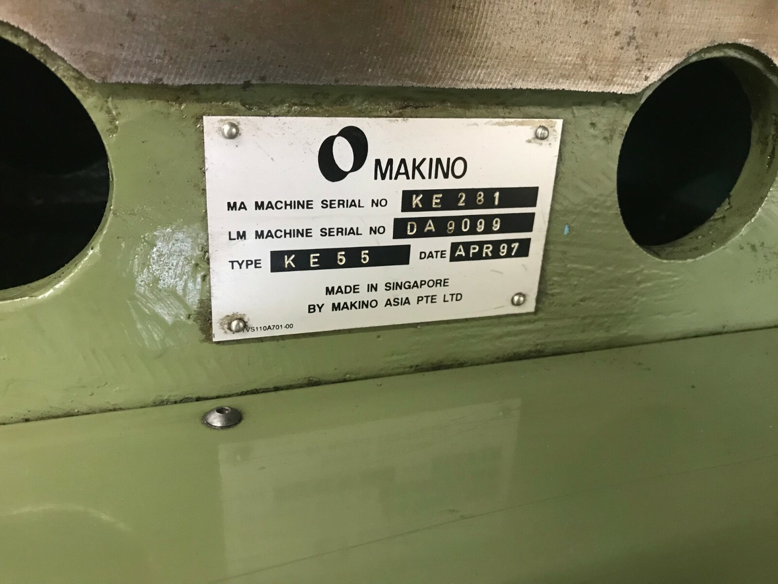 1997 MAKINO KE-55 CNC / CONVENTIONAL 3 AXIS VERTICAL TOOL ROOM MILLING MACHINE