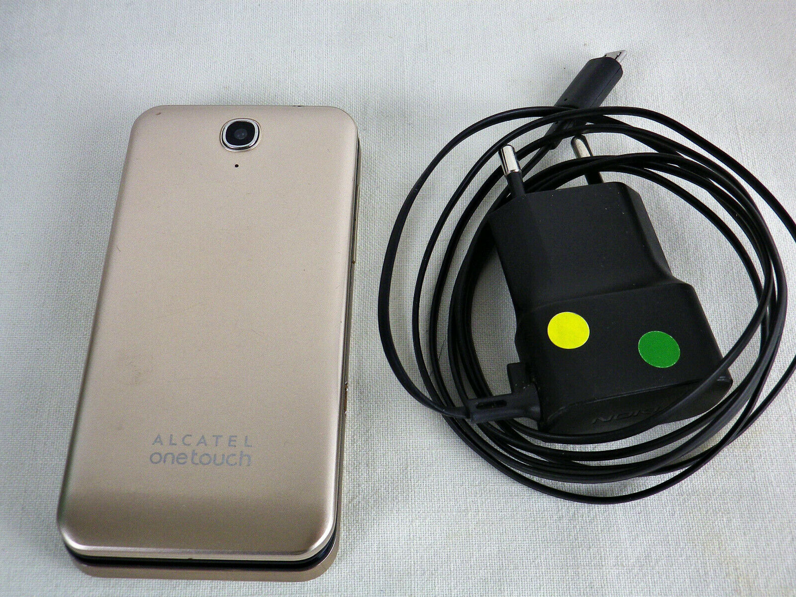 Alcatel one touch 2012g Handy silber  k1019