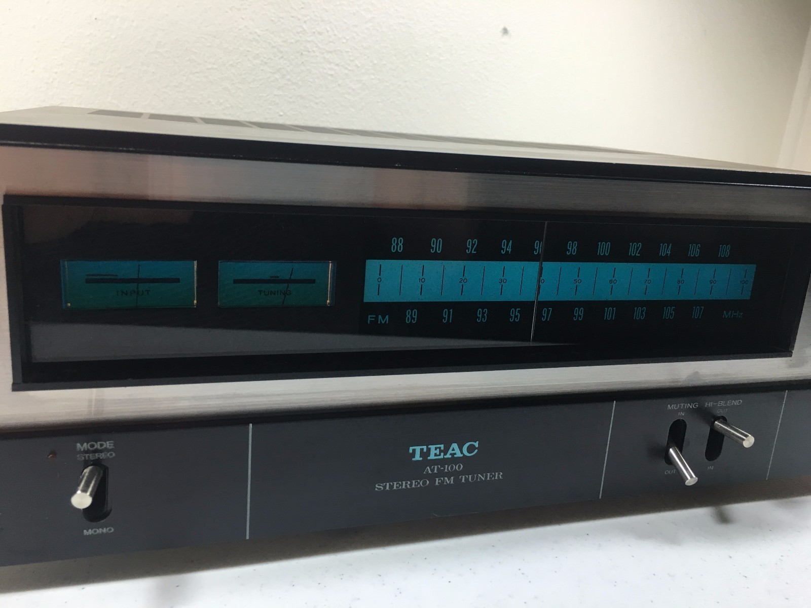 Teac AT-100 Stereo Tuner Vintage