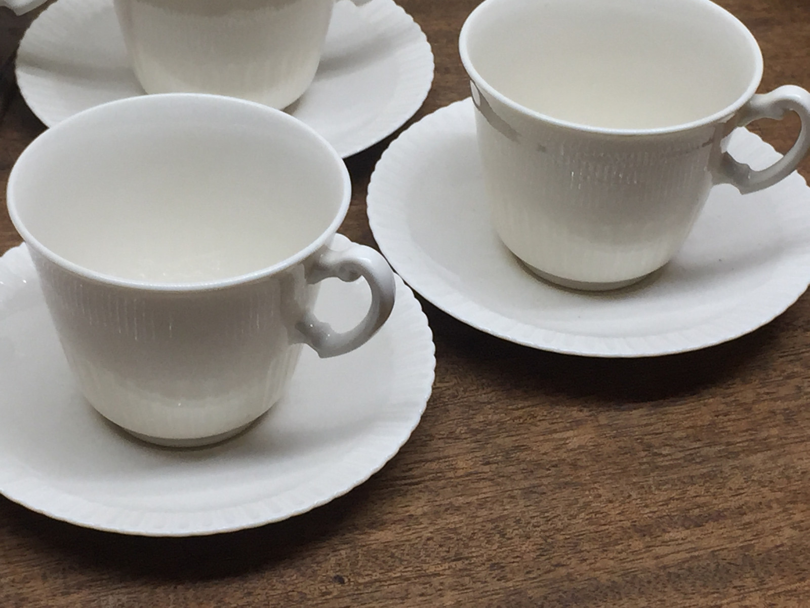 Vtg.Lot of  Syracuse China Ivory SHELLEDGE pattern  Scallop Handles ~ cup/saucer