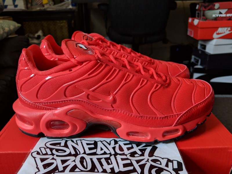 nike air max plus light crimson