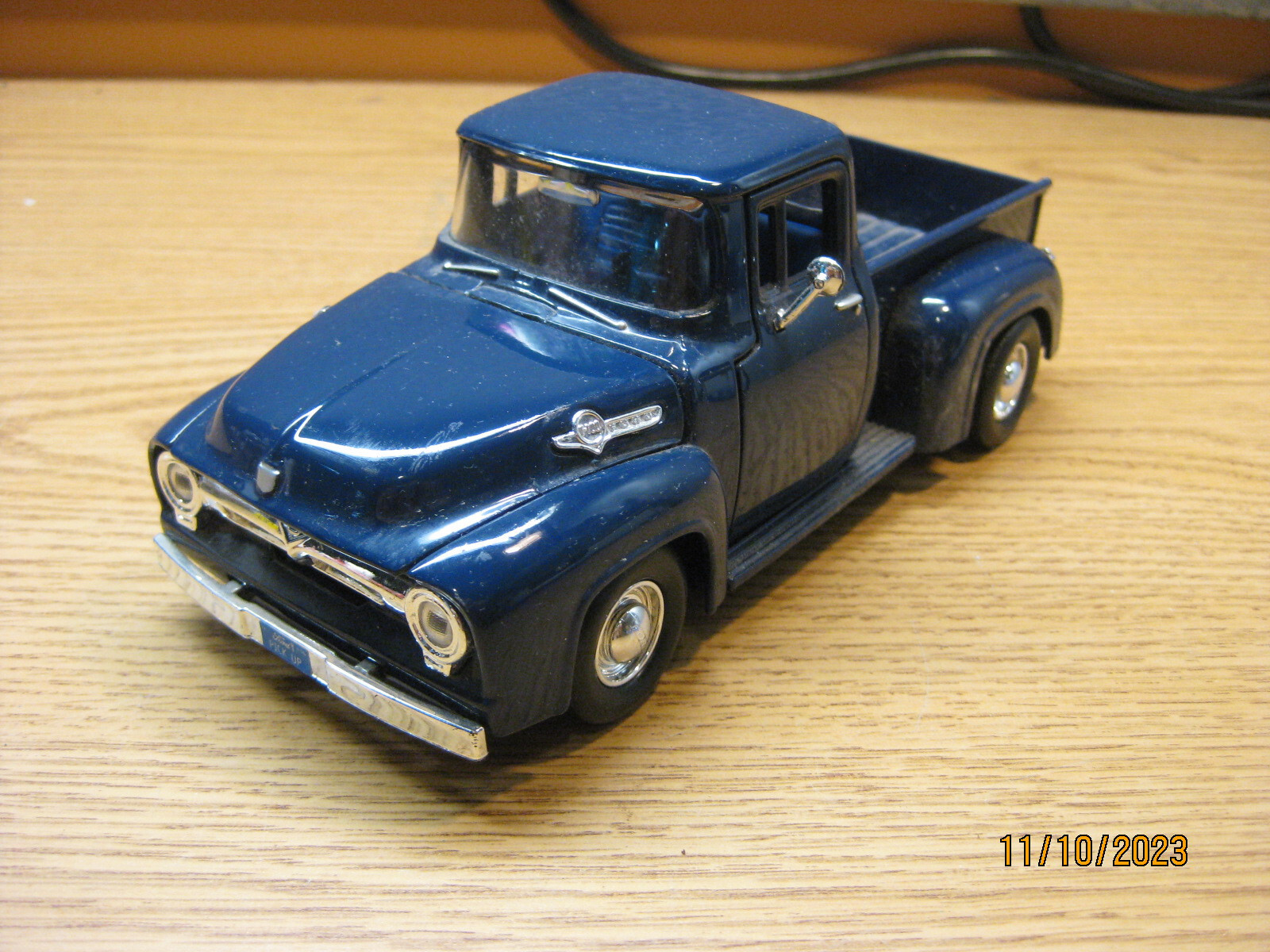 1/25 scale 1956 FORD F-100 PICKUP TRUCK IN BLUE #68063 | eBay