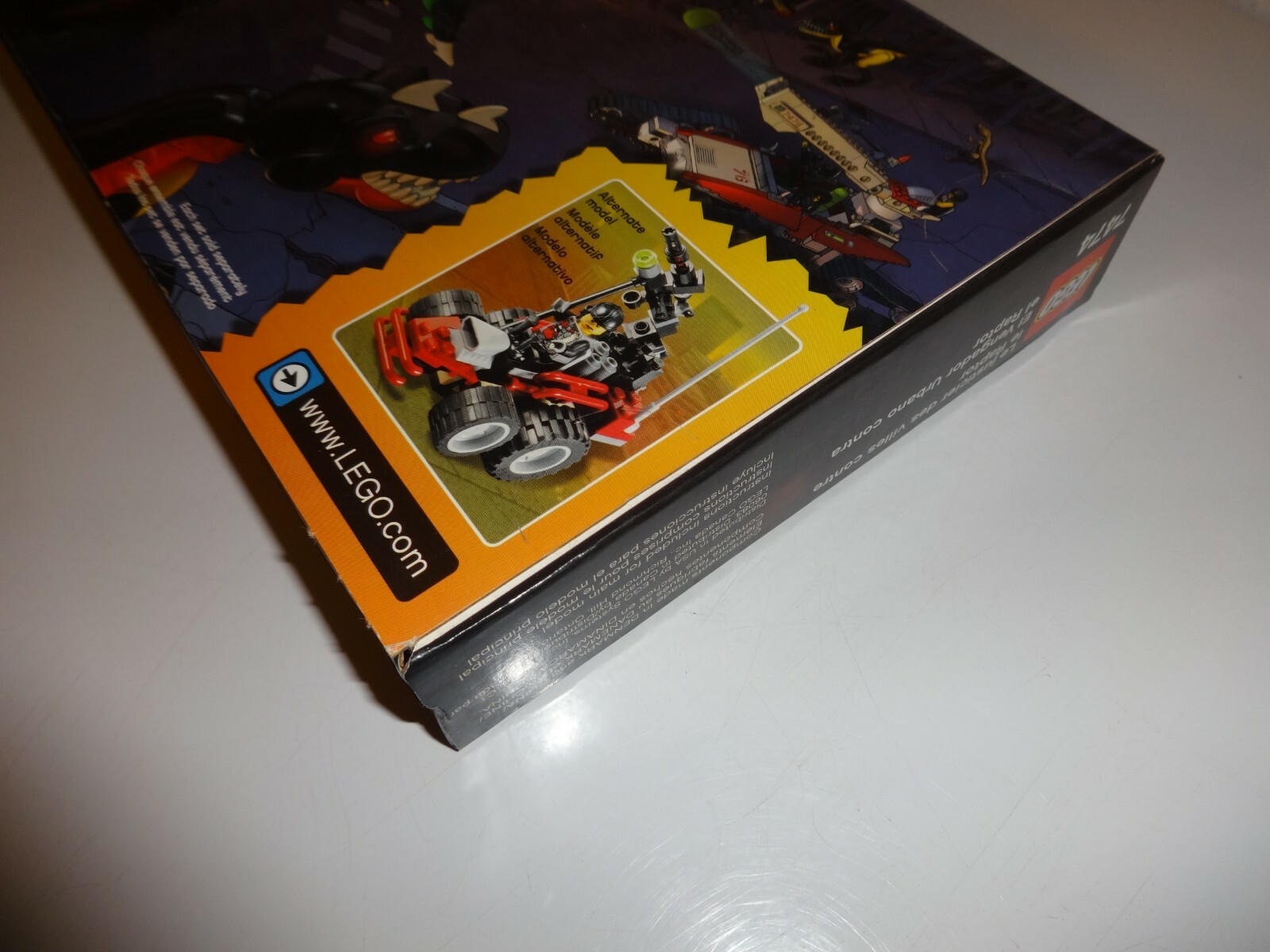 Lego 7474 Dino Attack Urban Avenger vs. Raptor DINOSAURS NEW IN SEALED BOX