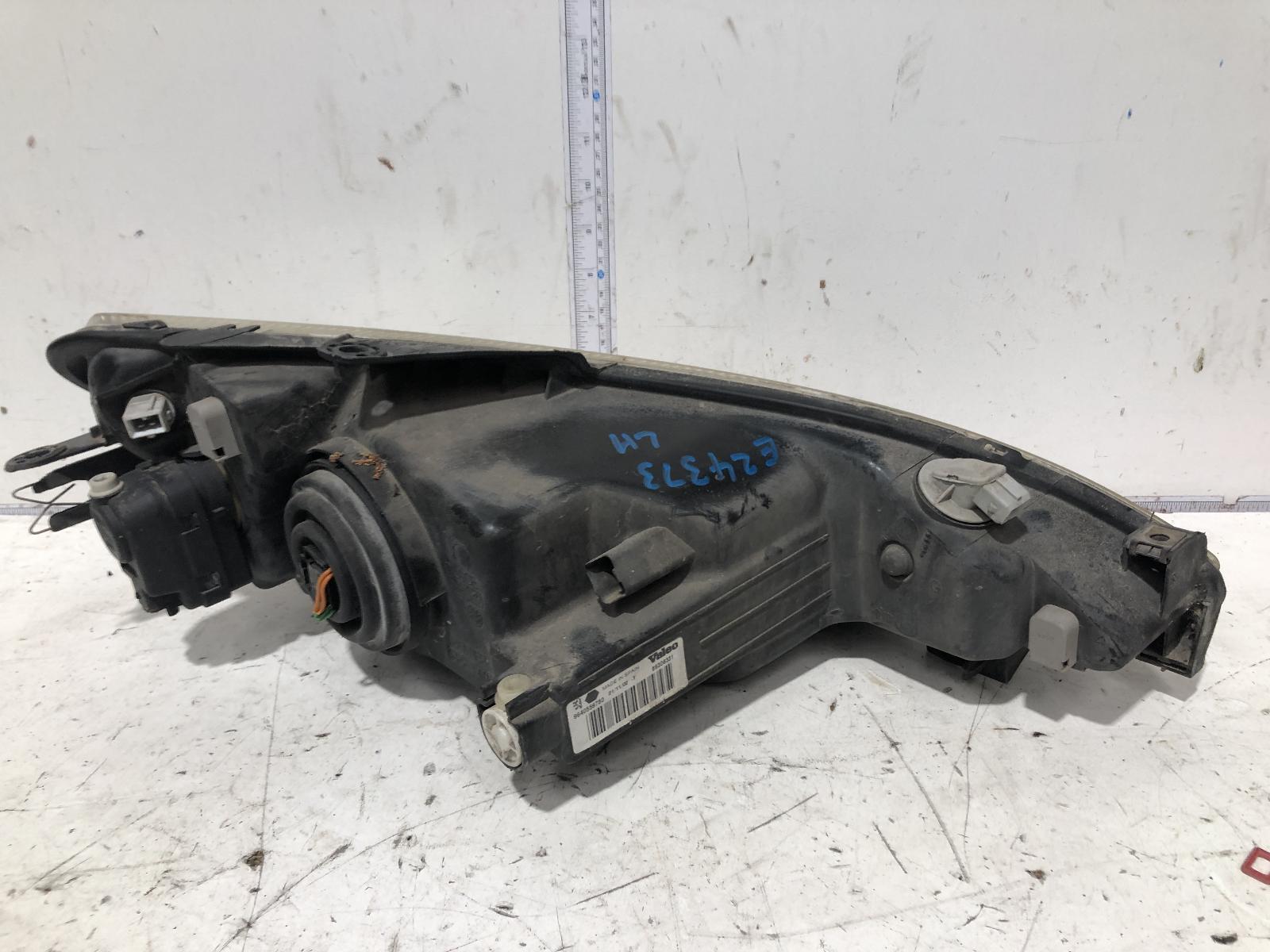 Peugeot 206 Left Head Light T1 10/1999-11/2007 - thumbnail 2