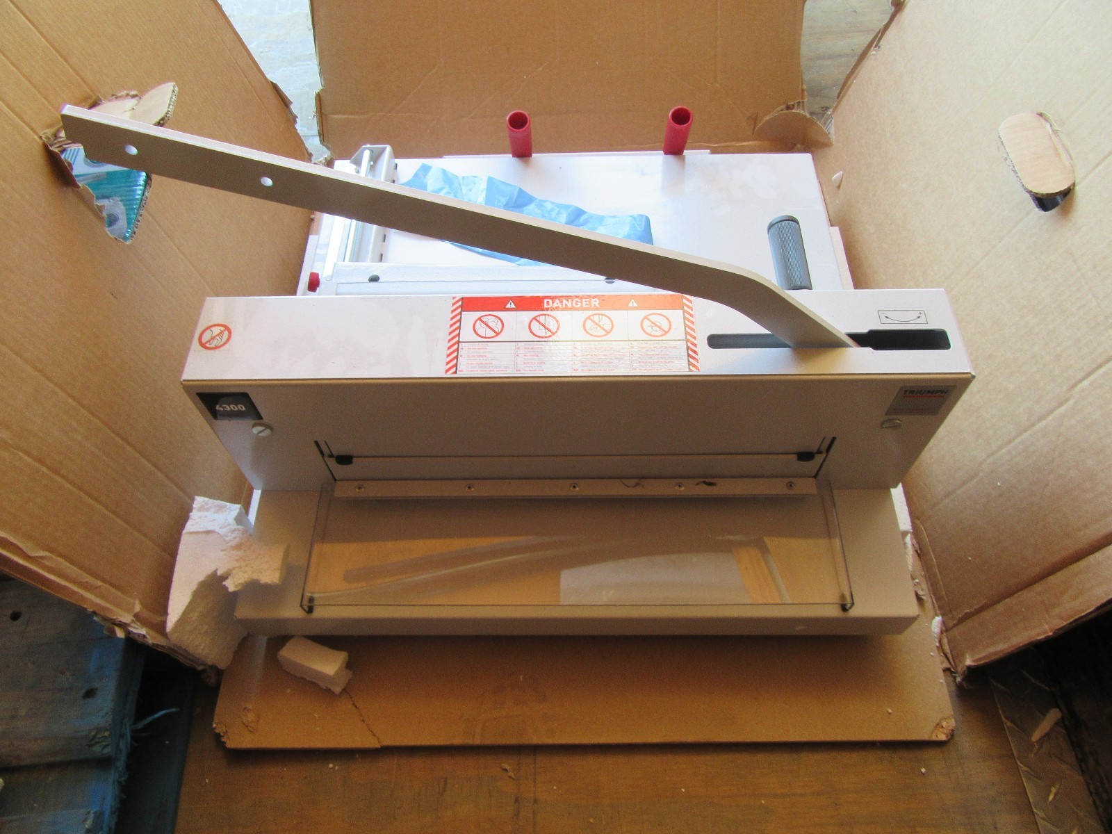 Triumph 4300 Paper Cutter