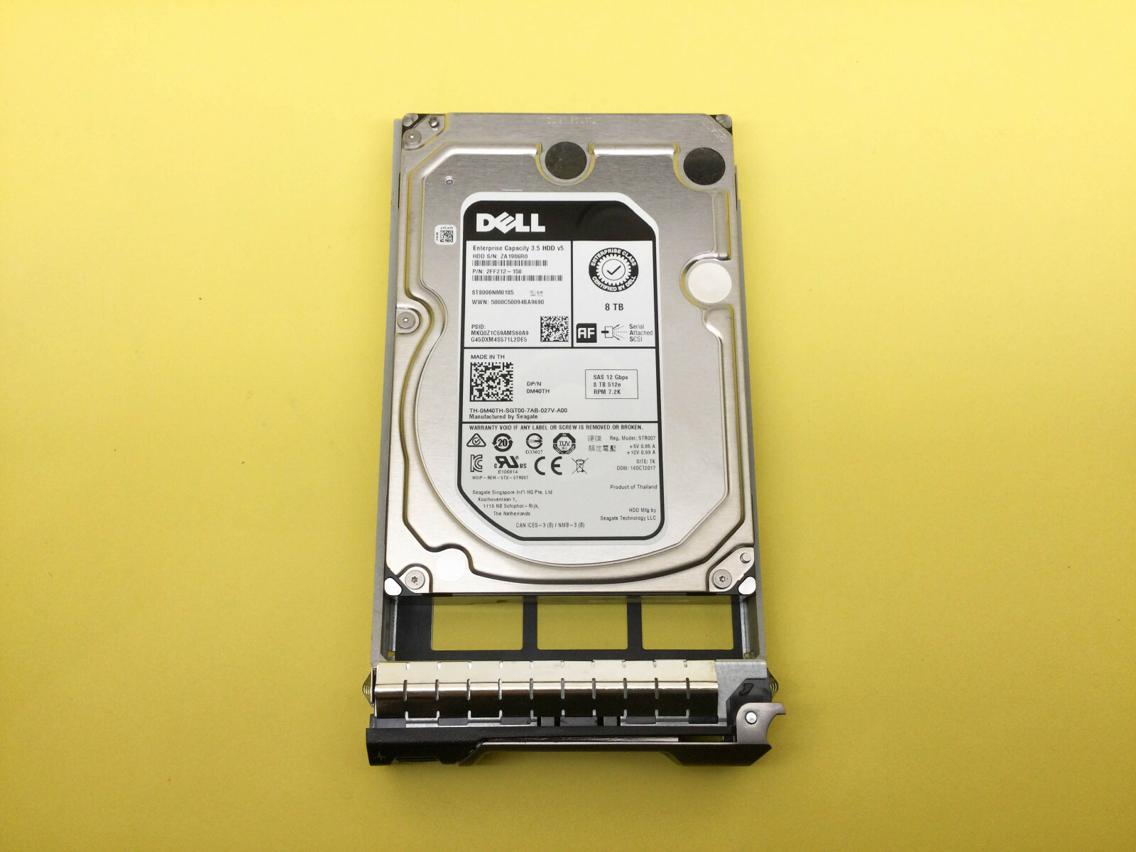 M40TH Dell 8TB 7.2K SAS 12Gbps 3.5 M40TH Dell 8TB 7.2K SAS 12Gbps 3.5