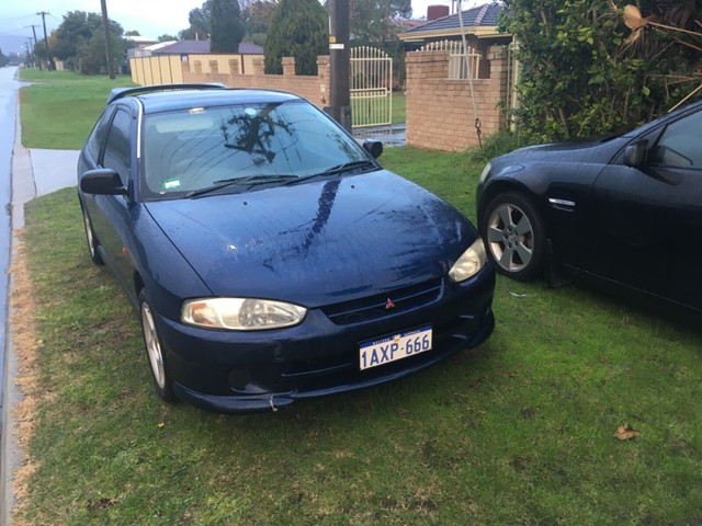 Mitsubishi mirage de 2000