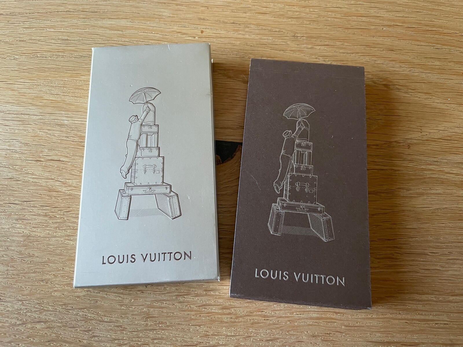 ルイヴィトンノベルティLOUIS VUITTON フリップブック エッフェル塔 Louis Vuitton Tour Eiffel Flip Book ○ Labellov ○ Buy and