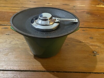 Le Creuset Enameled Cast Iron Fondue Pot - green