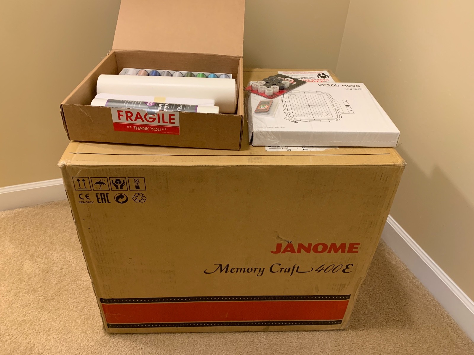 Janome Memory Craft 400E Embroidery Machine w/13 Bonus Kit