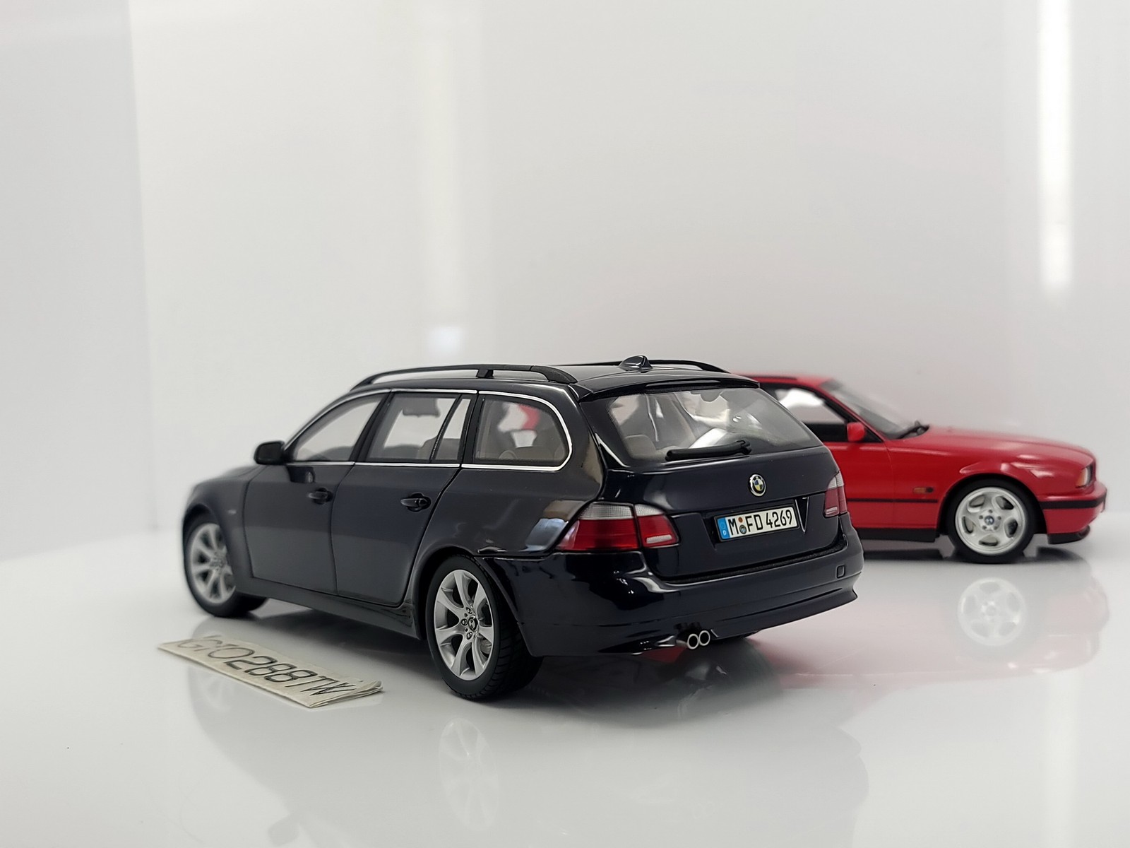 Dealer OEM 1:18 scale BMW 5er 5 Series 545i Touring(E61
