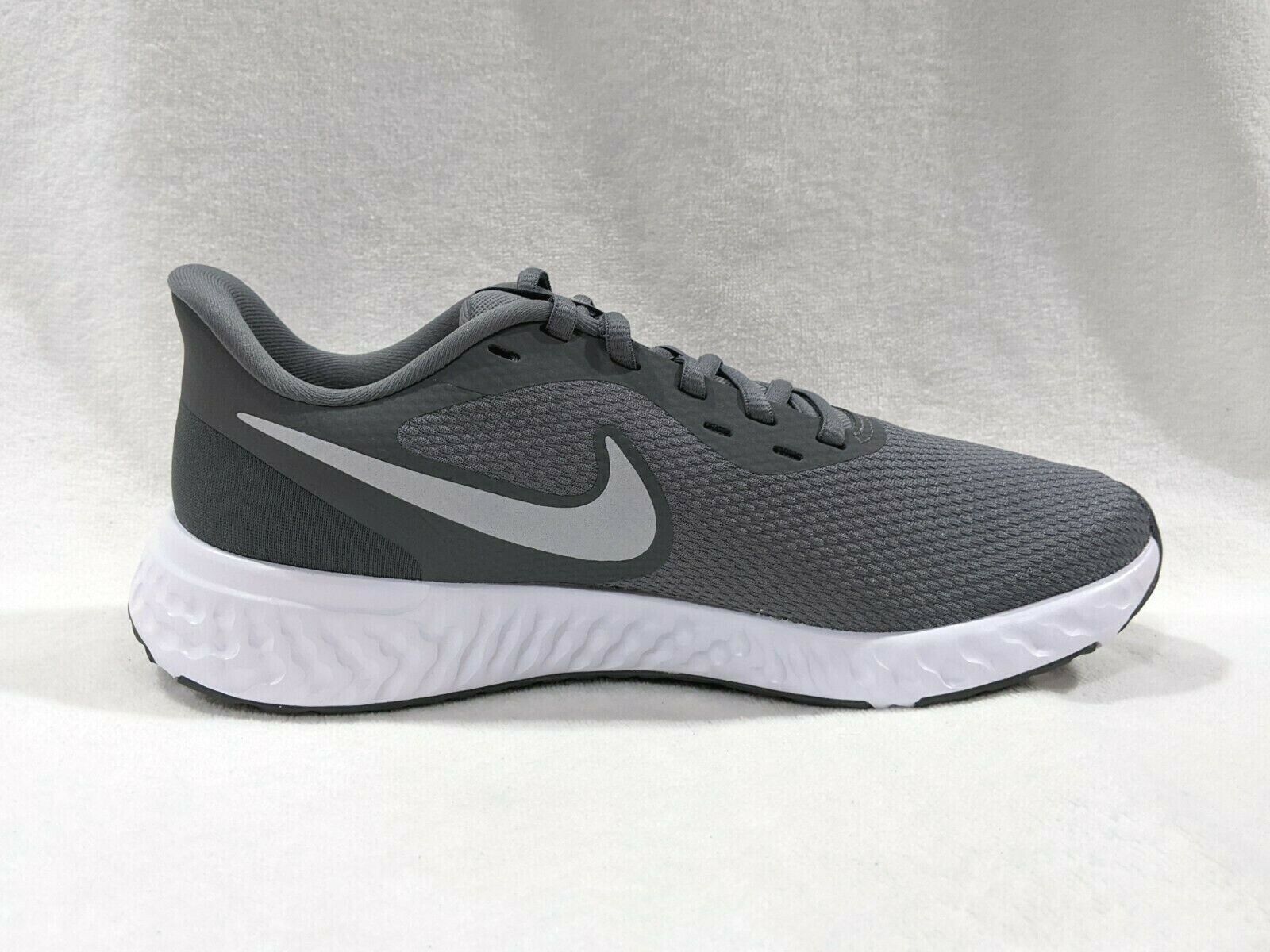 Как называется найк. Найк революшен 5. как называются найки вебристые. nike revolution 5 мужские купить. nike revolution 5 мужские купить оригинальные кроссовки.