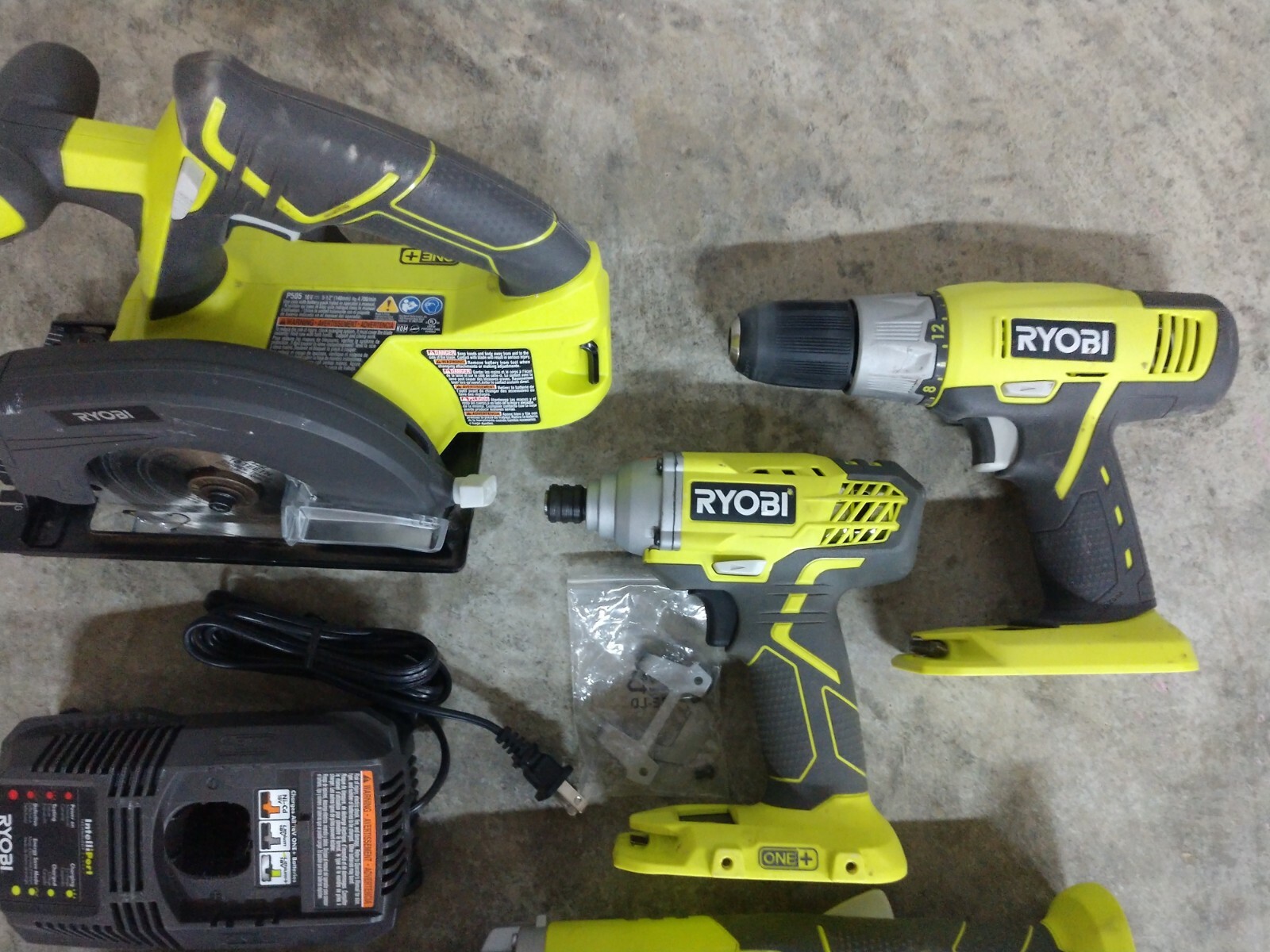 Ryobi 18v Drill, Impact Driver, Reciprocating Saw, Circular Saw & Grinder Kit