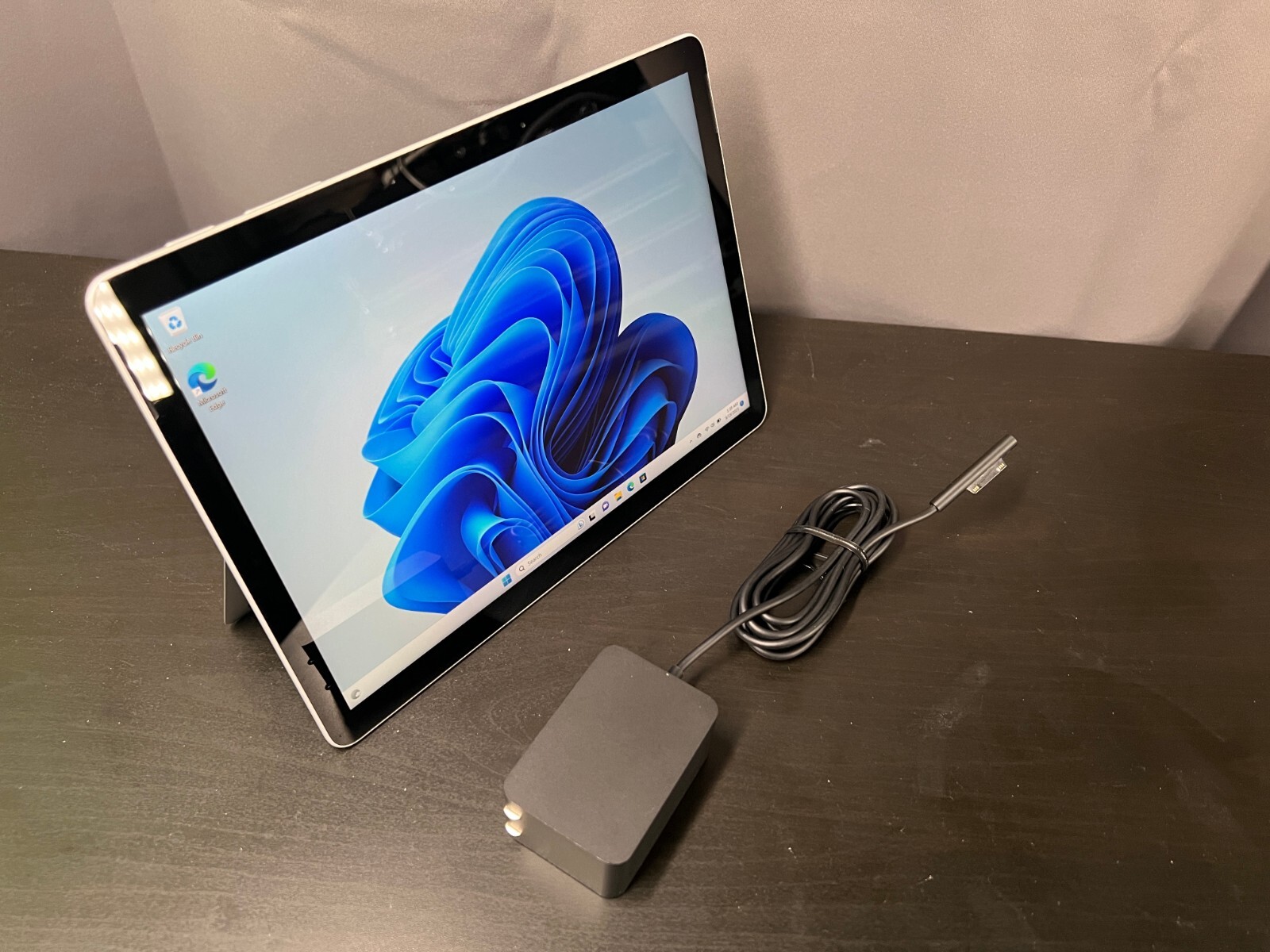 Surface Go2 LTE 8GB 128GB core m3 ペン カバー NEW Microsoft