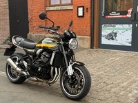 2021 Kawasaki Z900RS retro motorcycle in Green - only 4012 miles