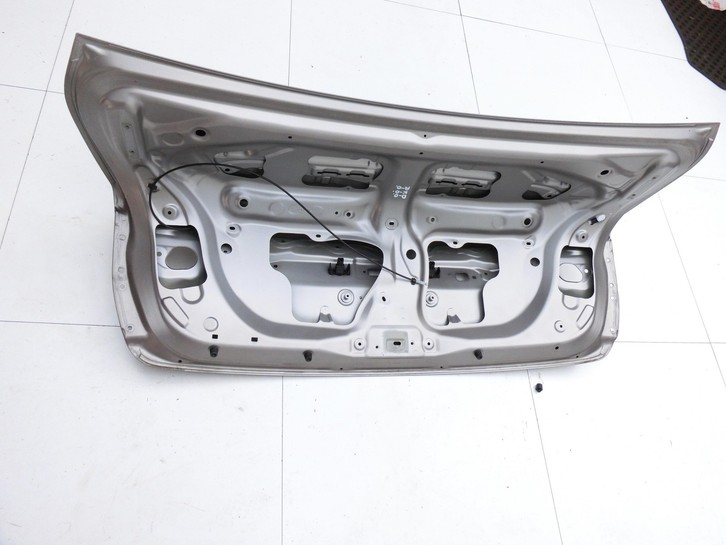 Avensis T27 15-18 Lim Heckklappe Kofferraumdeckel 4V8 Avensis T27 15-18 20.01.2016 6440105150 gebraucht Vorschau 5