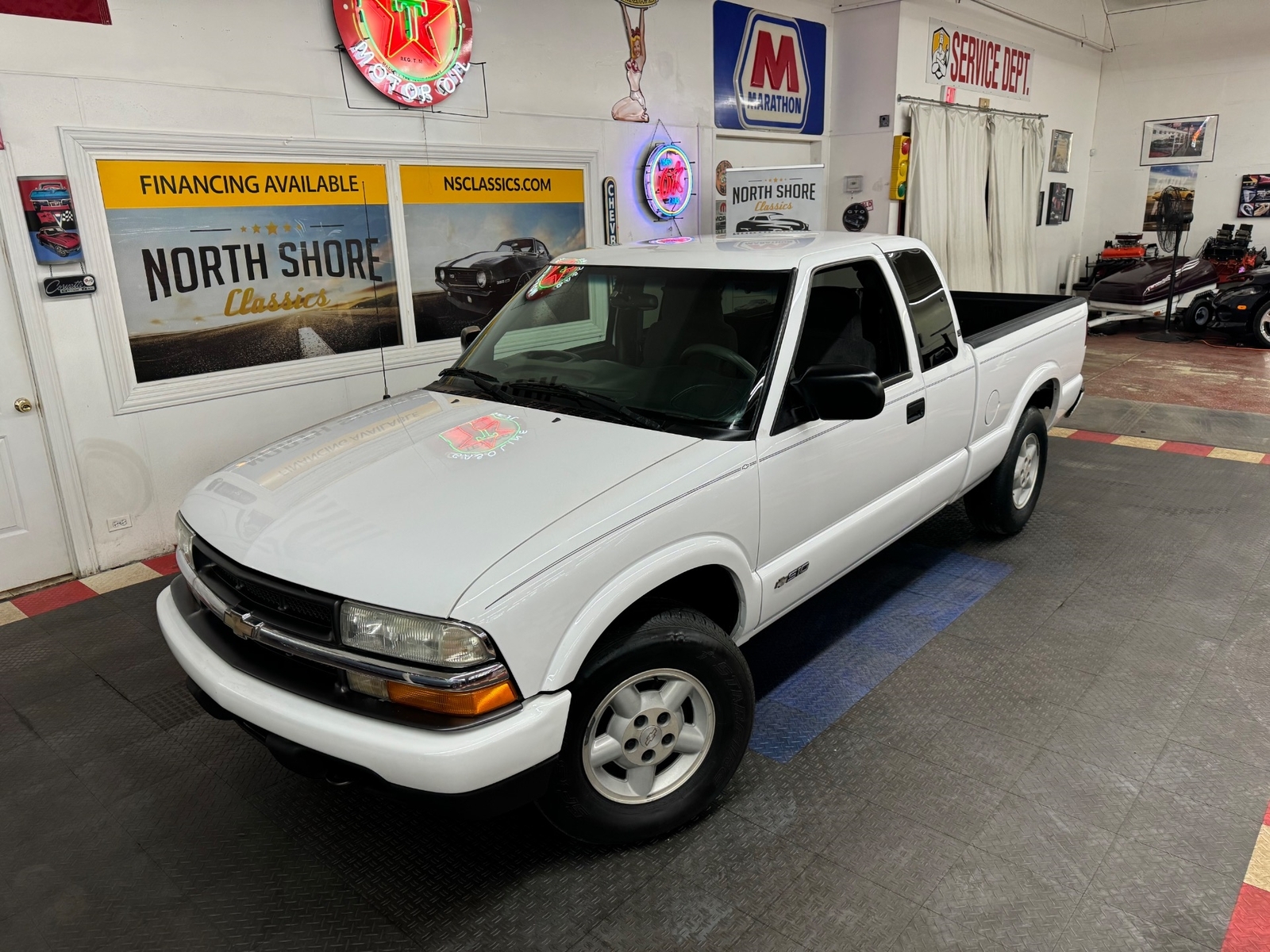 Chevrolet S-10 White with 212,110 Miles, for sale!