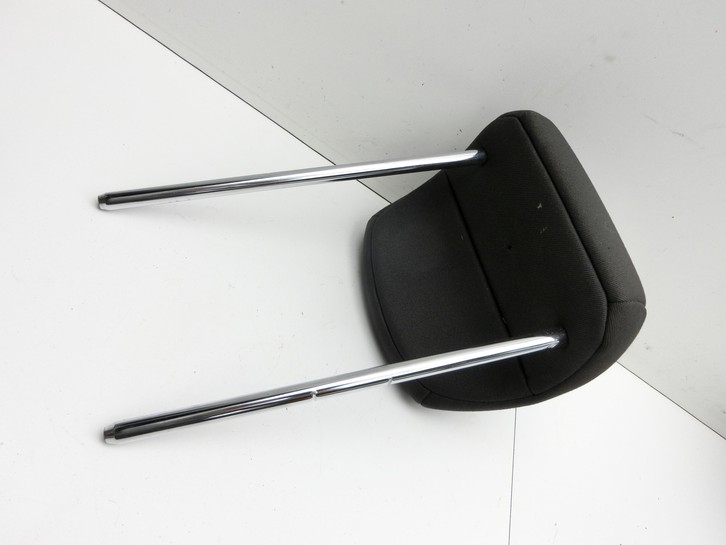 Opel Corsa E 14-19 Kopfstütze Rechts oder Links Hinten Opel Corsa E 14-19 03.01.2017 gebraucht Vorschau 4