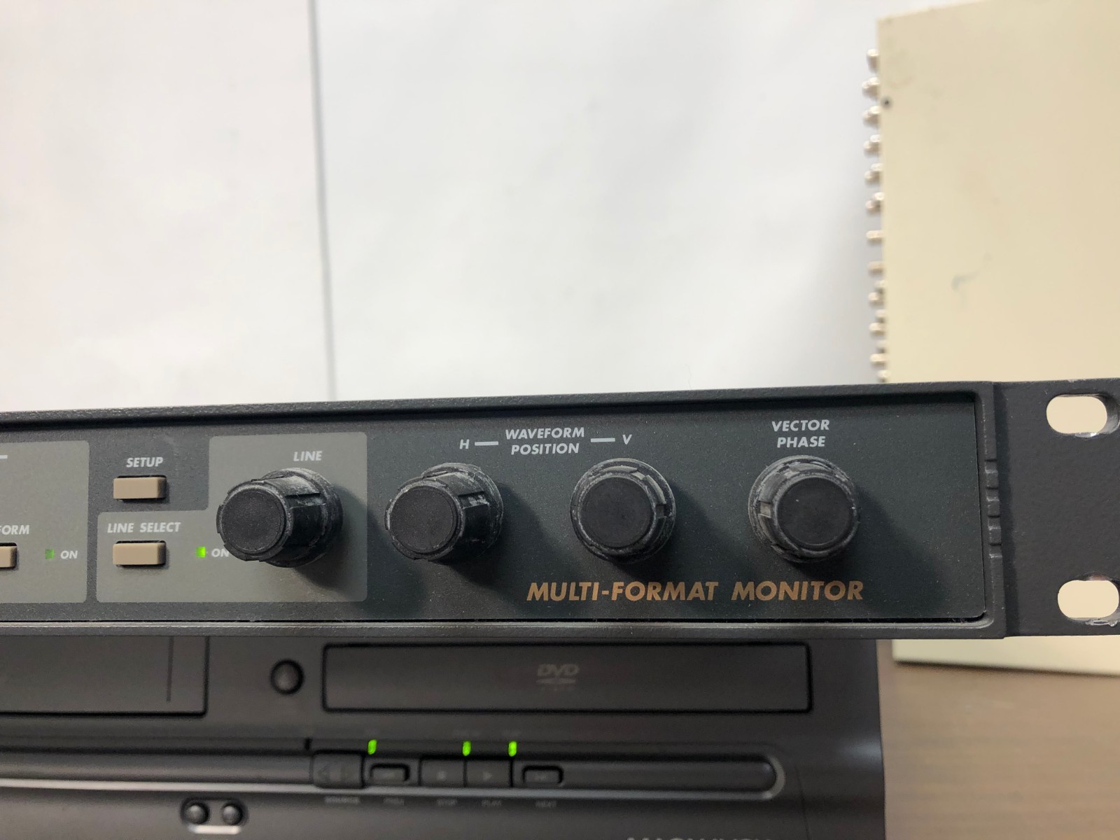 Videotek VTM-200 MULTI FORMAT Waveform/Vectorscope (Good condition)