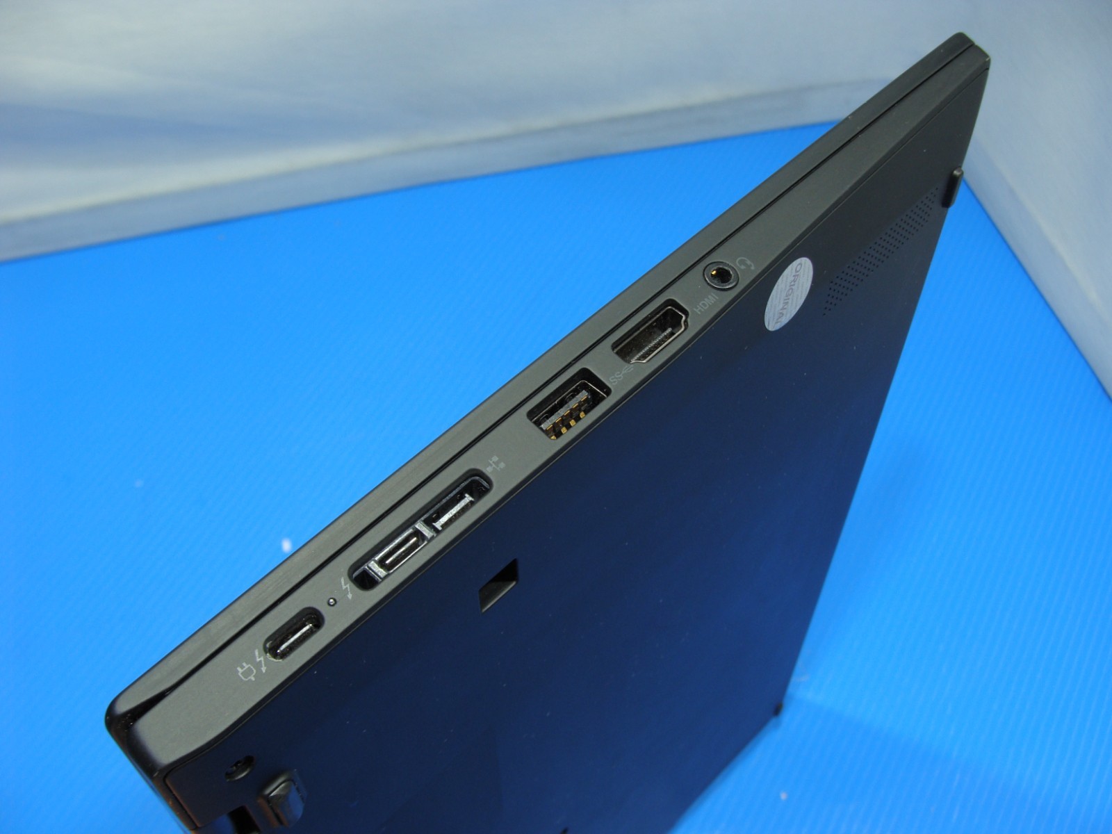 Lenovo ThinkPad X1 Carbon Gen 7 14" FHD i5-8265U 8GB 256GB Win 11 Pro - Thumbnail 9