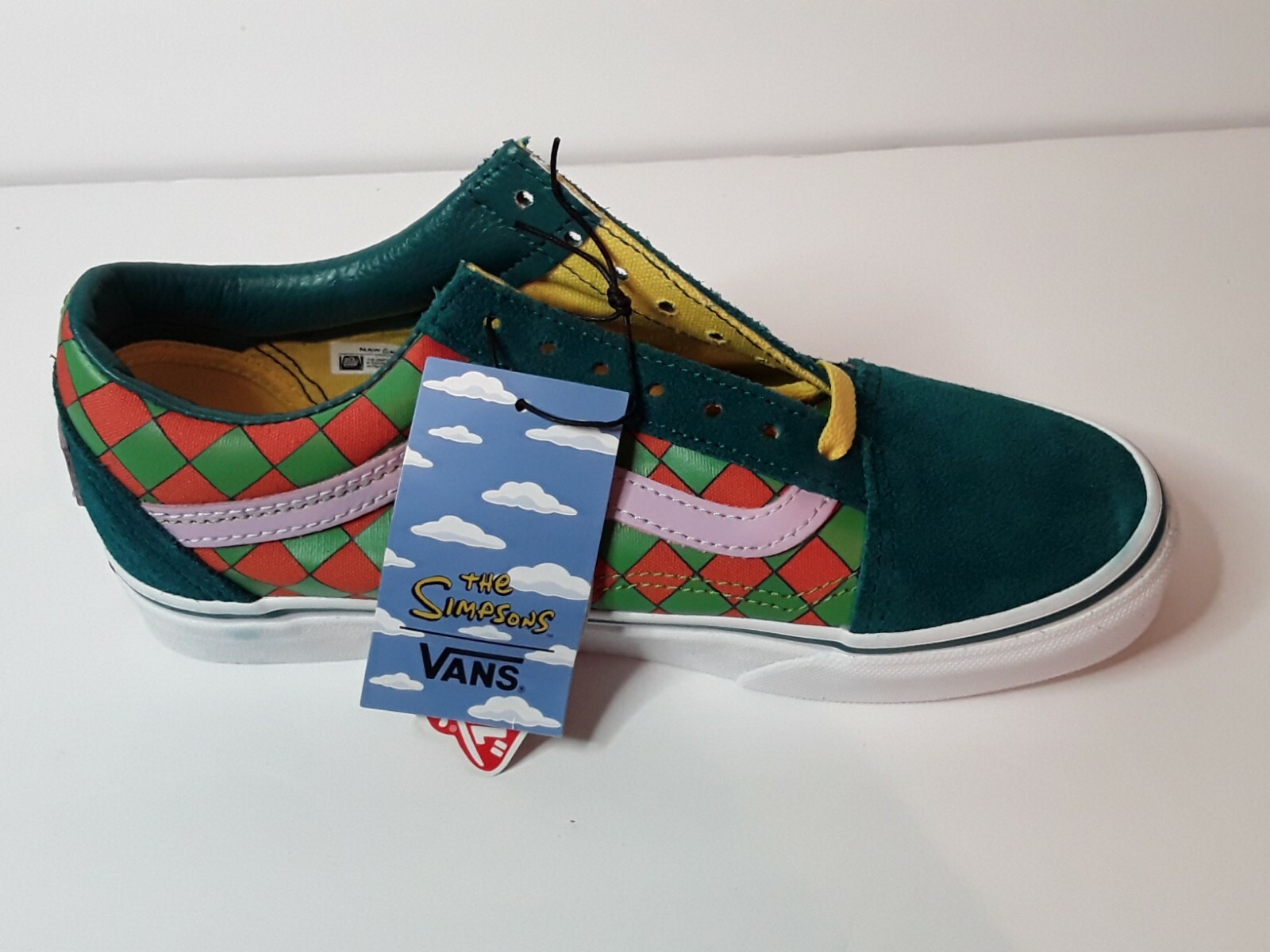 moe's tavern shoes