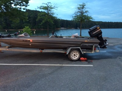 1984 Dyna Trax 179 Bass Boat ($4,800 or Best Offer)