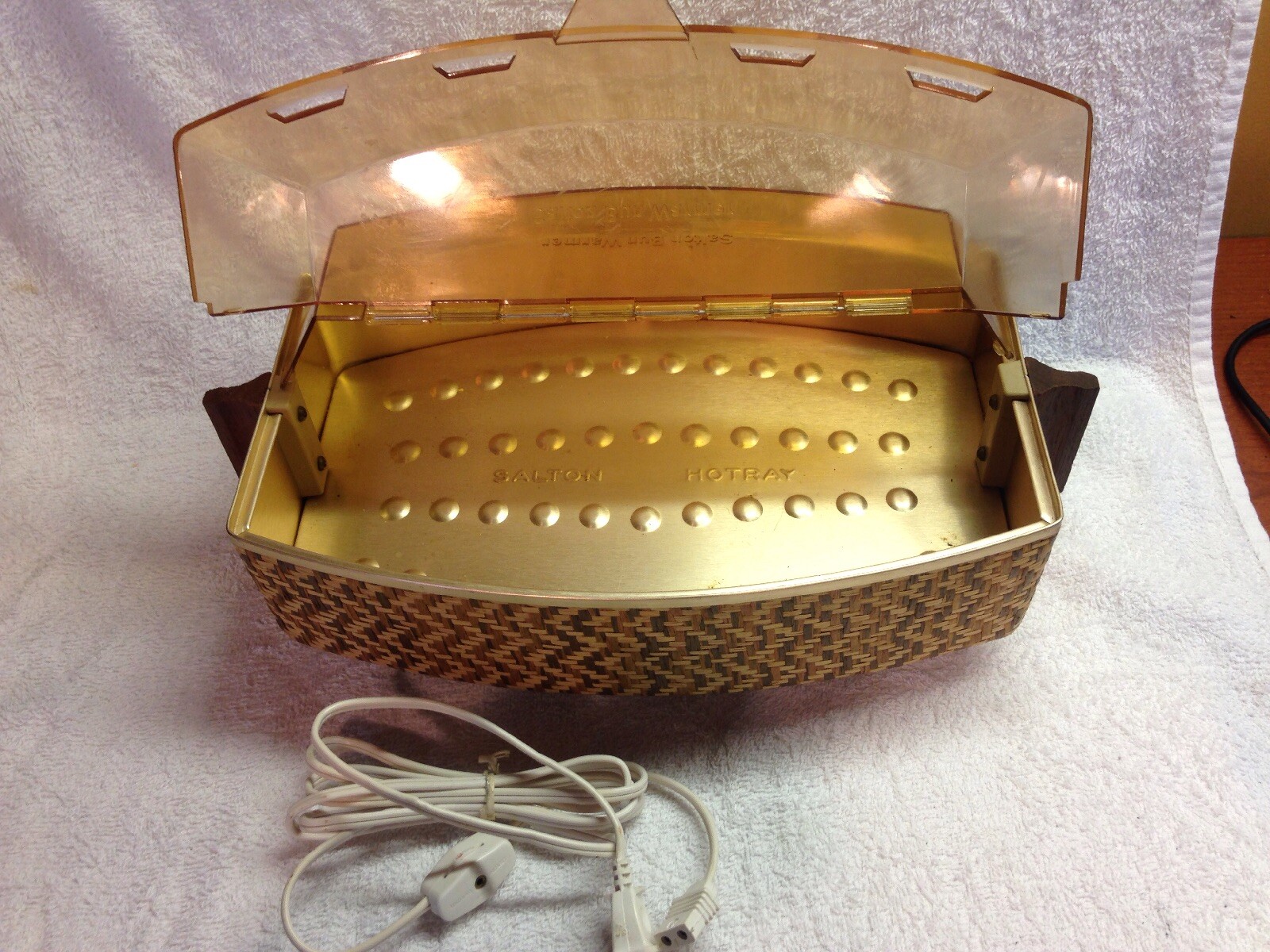 Salton Bun Warmer Model W 8–4 Vintage Art Deco Look Basket Rare Model