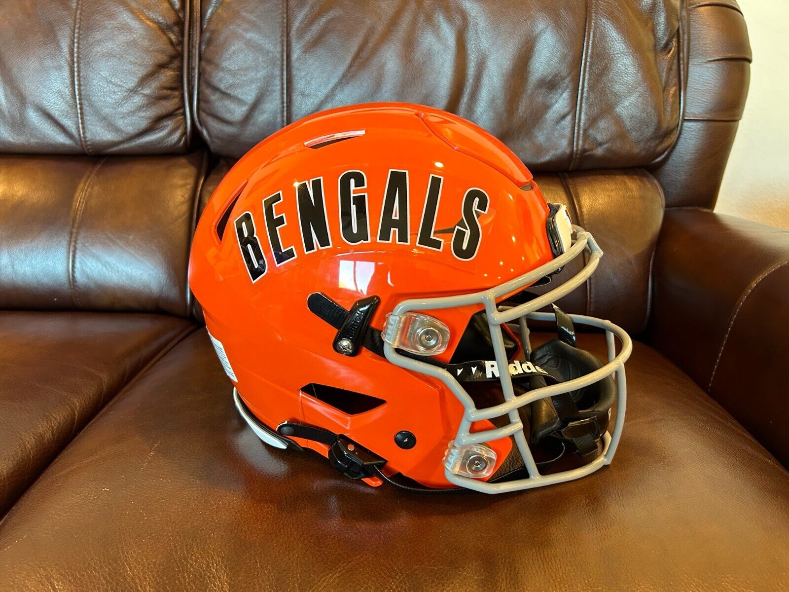 NFL Cincinnati Bengals throwback speedflex helmet with 3D NFL Cincinnati Bengals throwback speedflex helmet with 3D