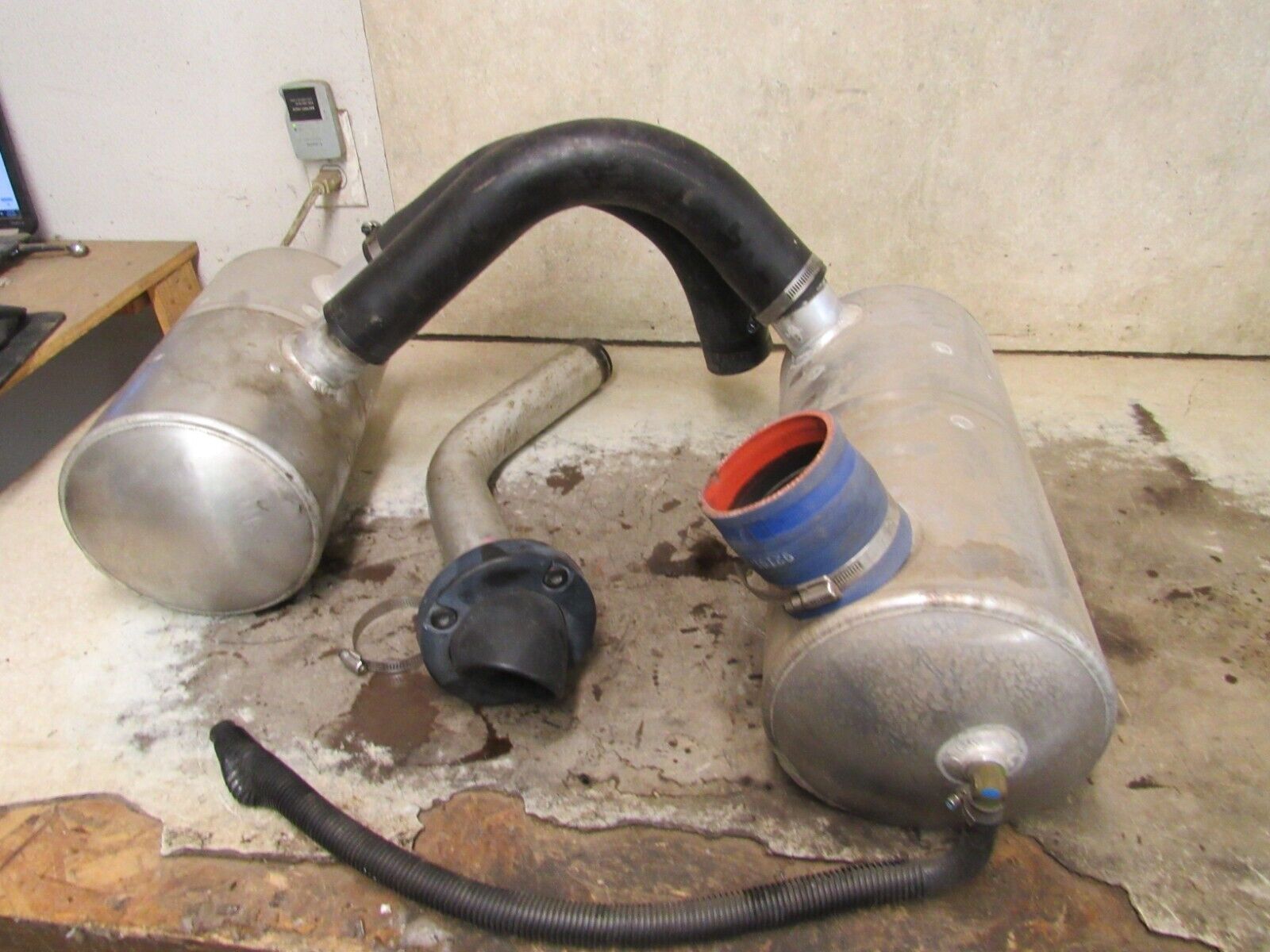 07 KAWASAKI JET SKI ULTRA 250X 250 X WATER BOX EXHAUST 07 KAWASAKI JET SKI ULTRA 250X 250 X WATER BOX EXHAUST