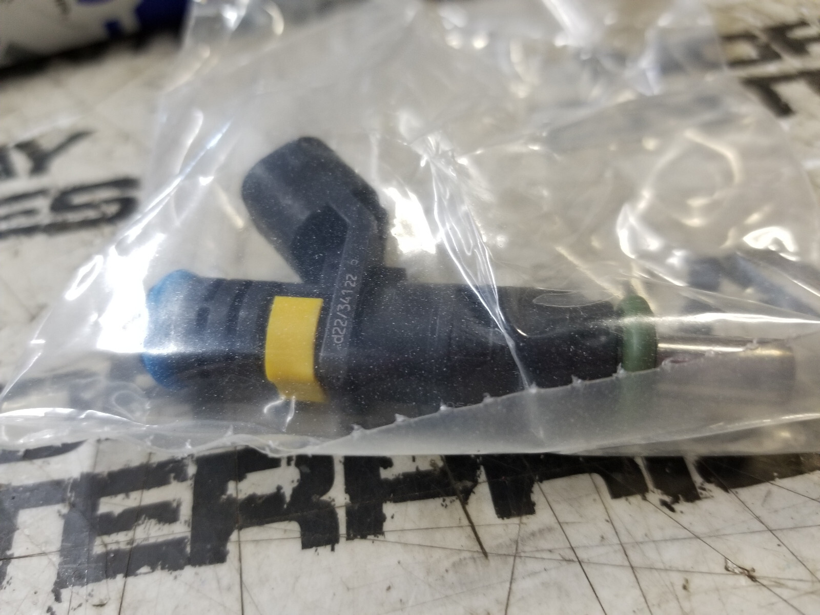 05038838AA New Genuine Mopar Fuel Injector OE - Picture 1 of 4