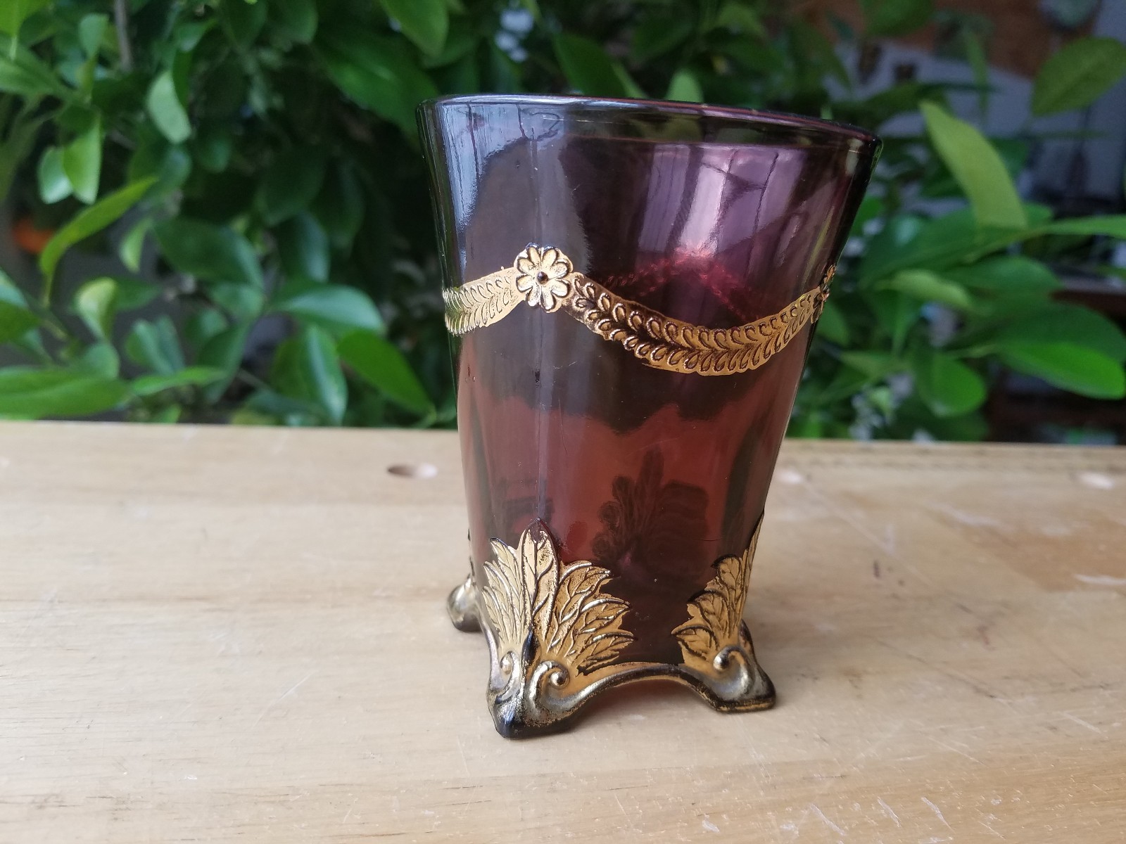 EAPG . tumbler , SWAG with BRACKETS ,  amethyst and gold  , JEFFERSON GLASS CO.